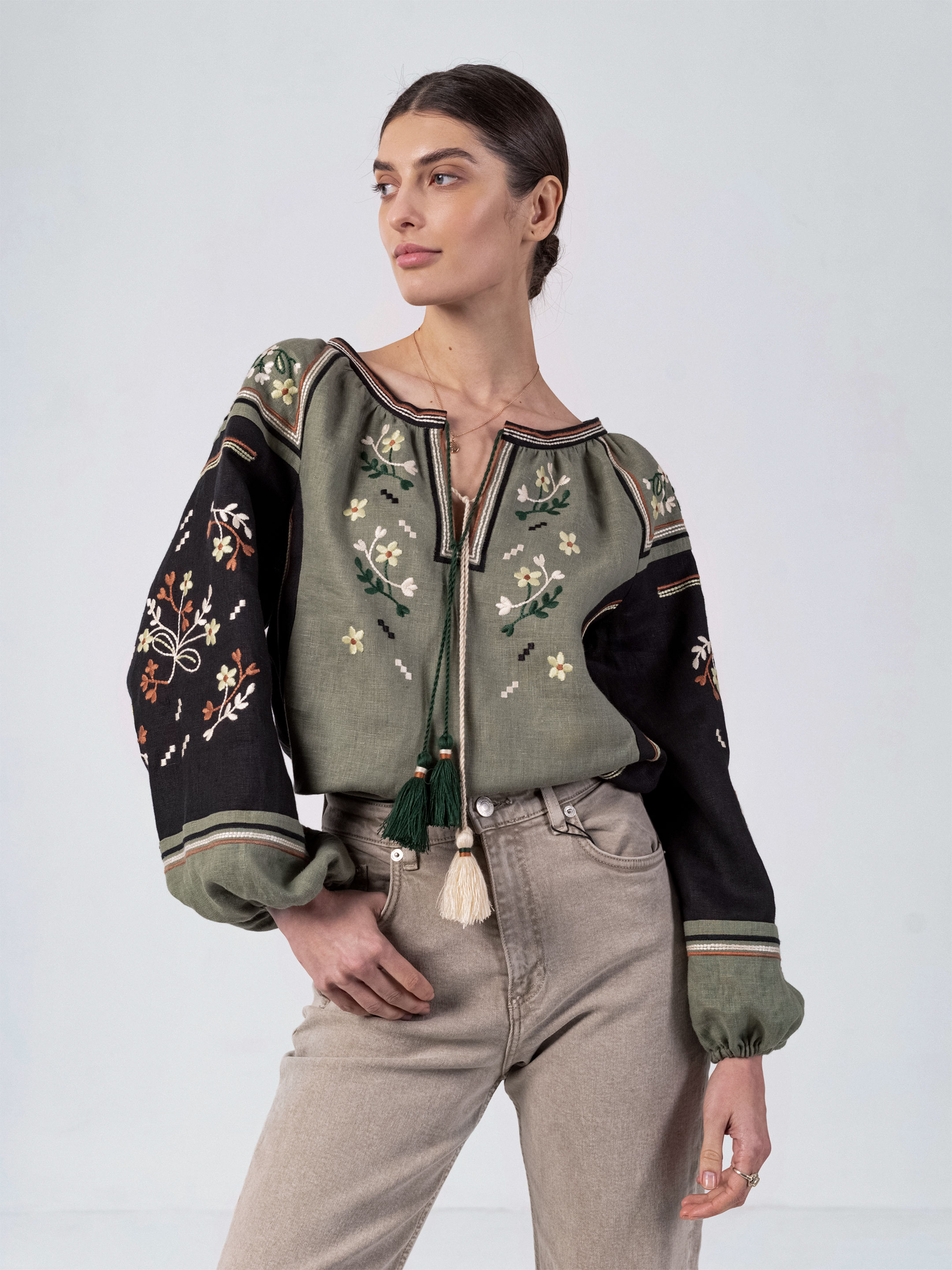 Linen embroidered shirt with floral ornament Vesna - photo 1