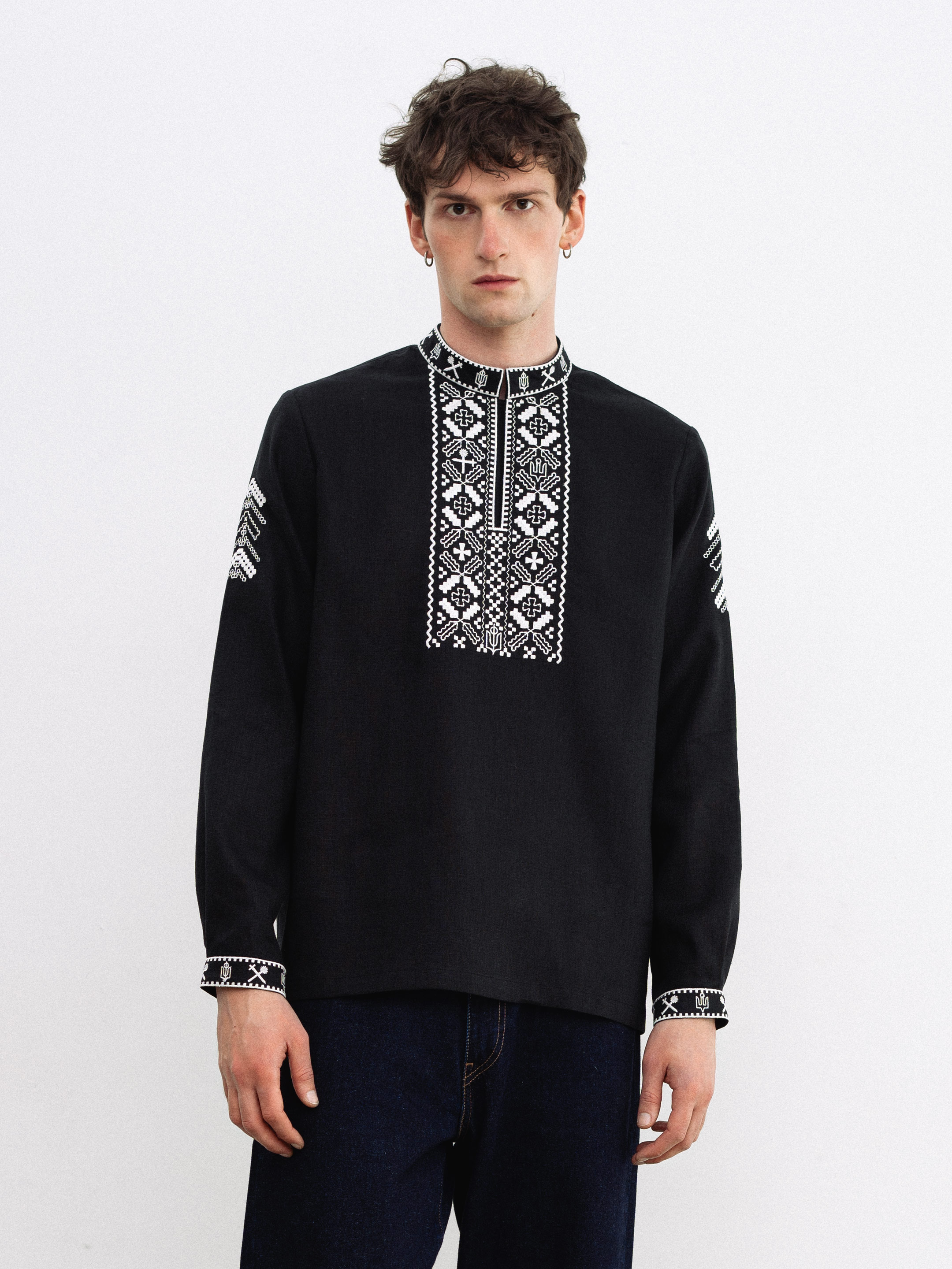 Black linen embroidered shirt Vidsich - photo 1