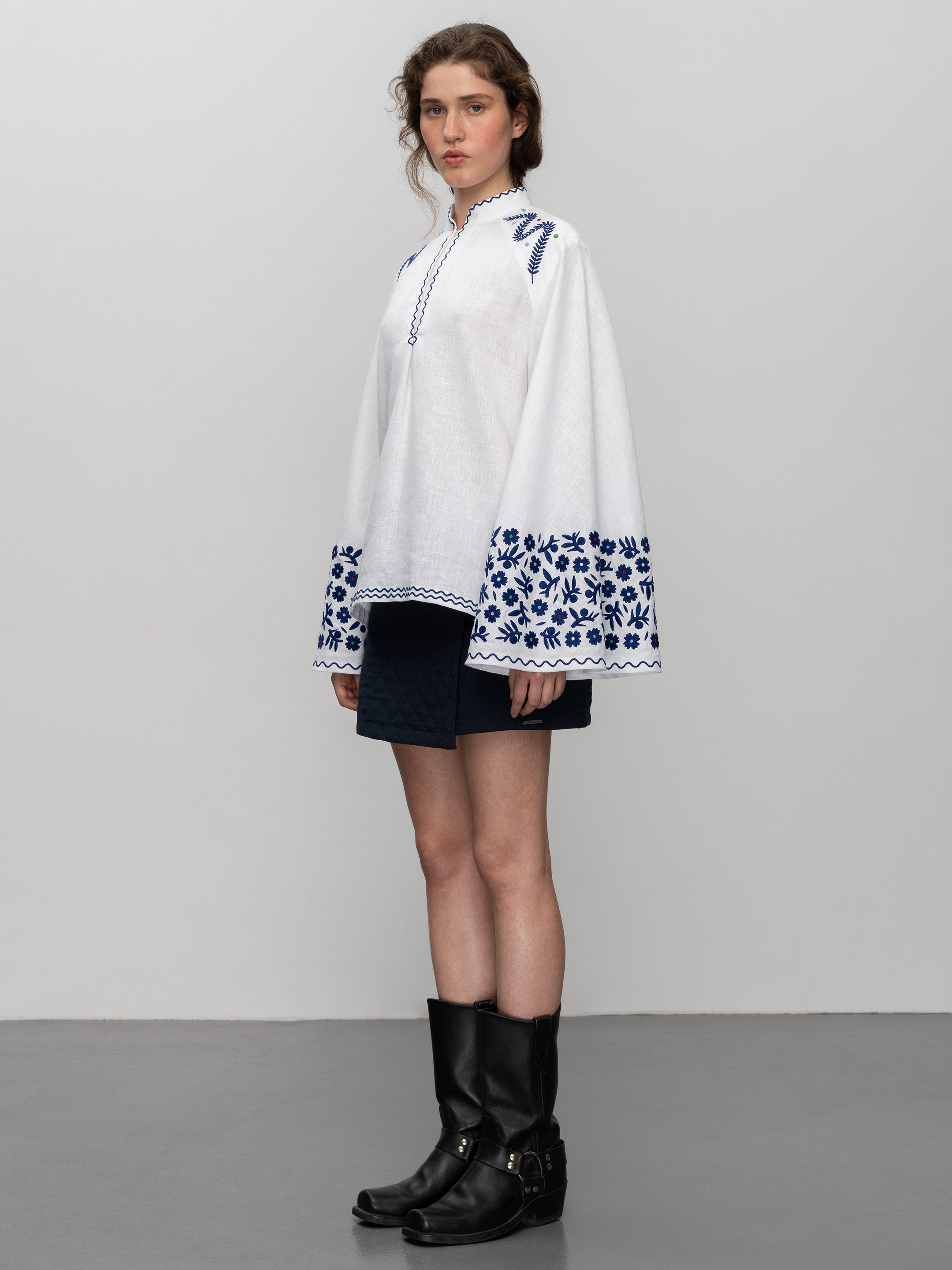 Linen blouse with wide sleeves and embroidery Teren Syniy - photo 2
