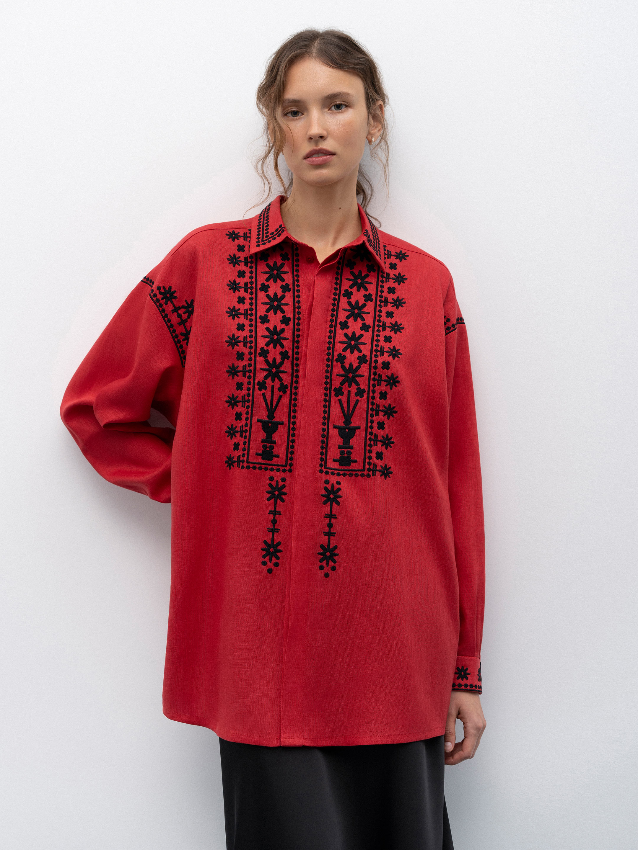 Red linen shirt with an embroidered ornament Nova Khata 1925 - photo 2