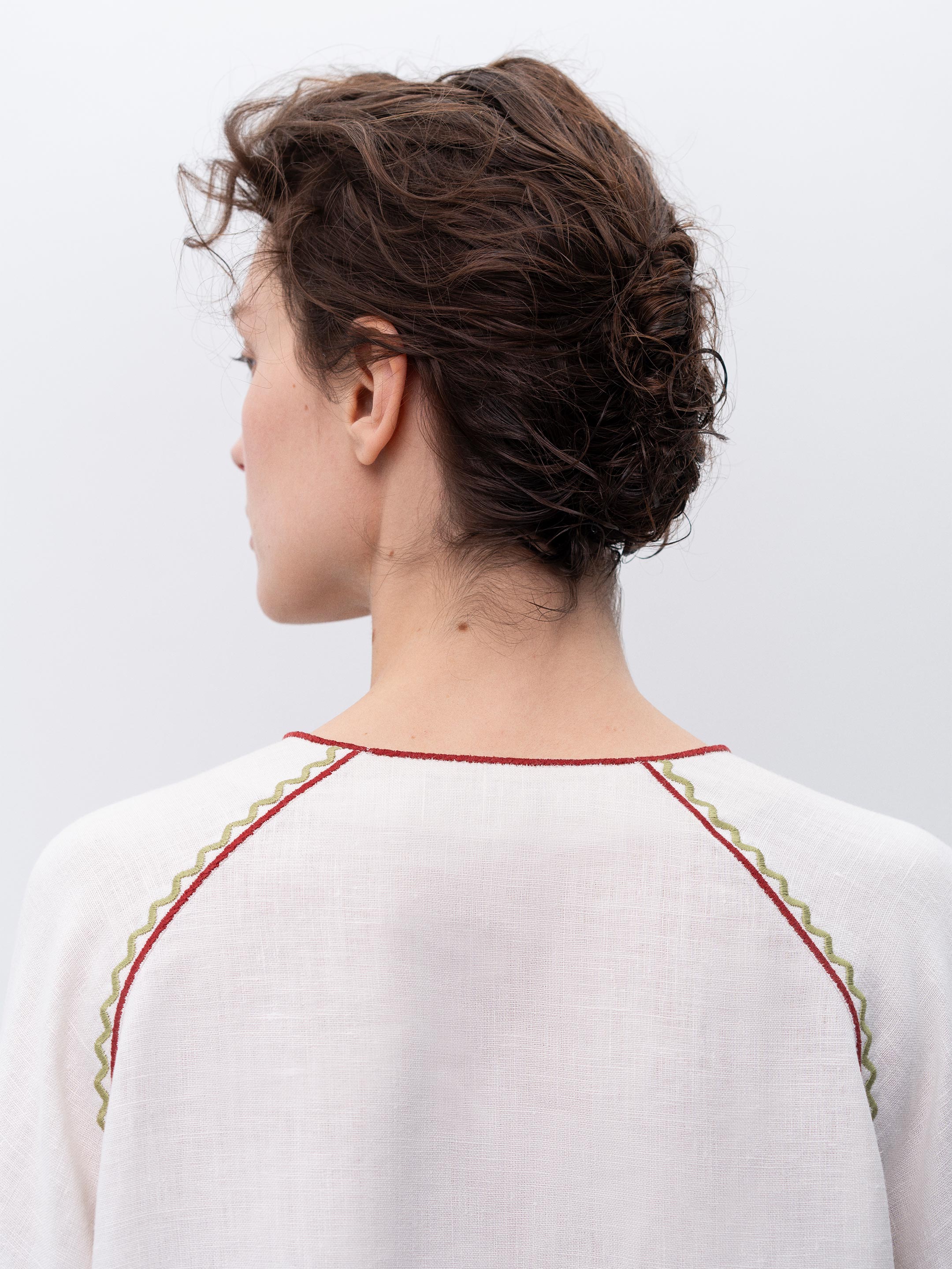 Women's embroidery with massive tassels Zemel - photo 2