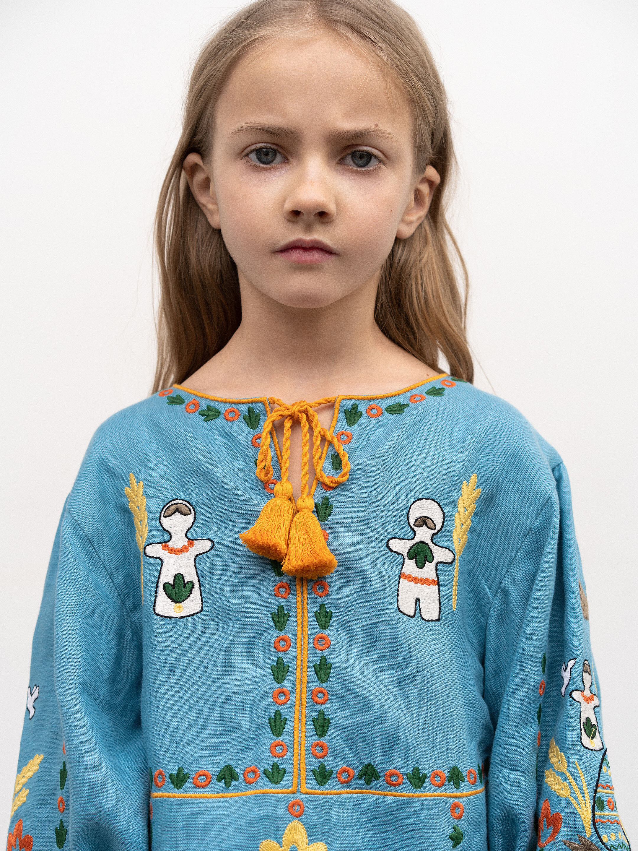 Children's dress with embroidery Yajce Raitse choose