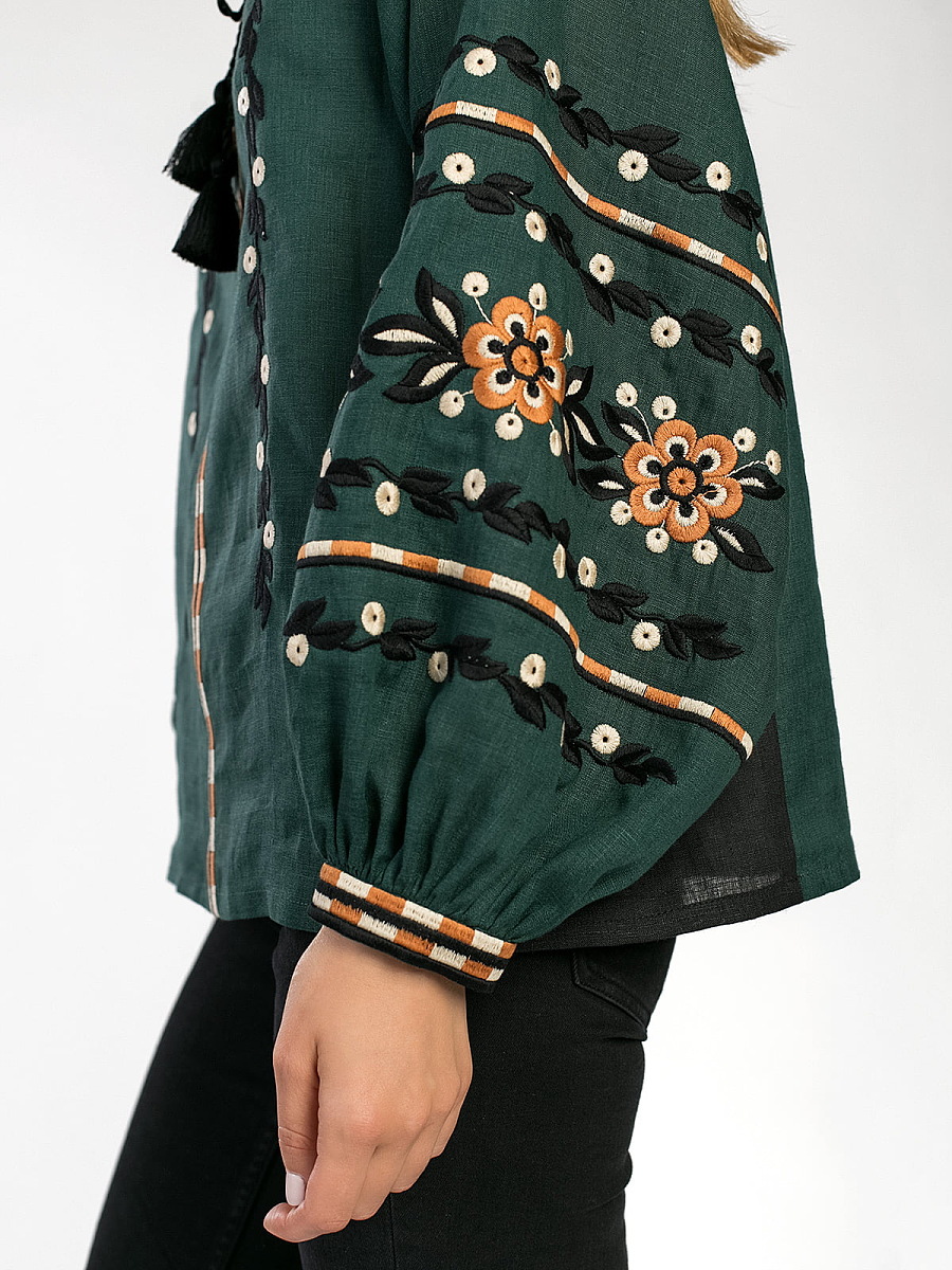 Embroidered shirt in dark-green linen Hvoya [0]