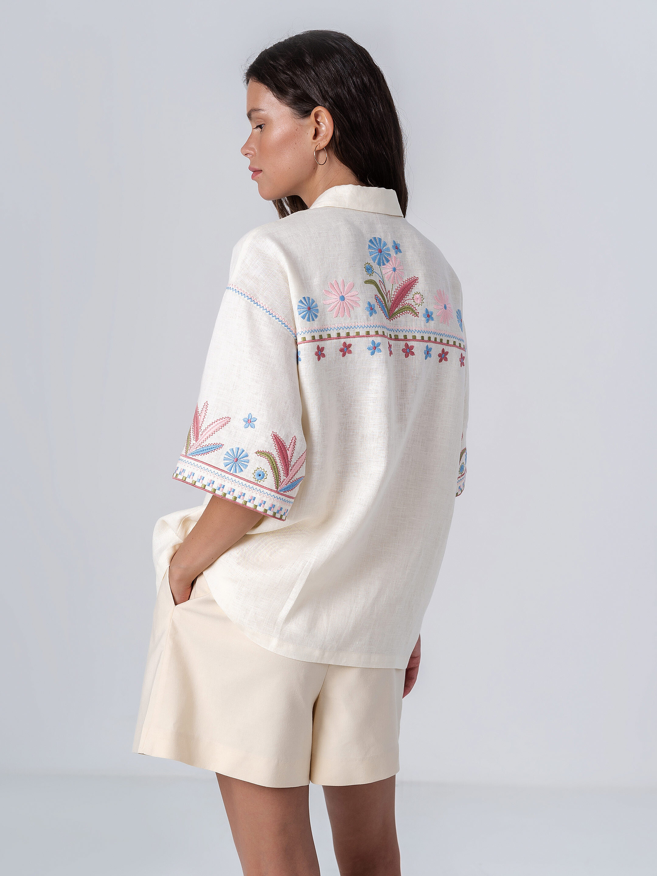 Linen shirt with floral embroidery Veselka photo