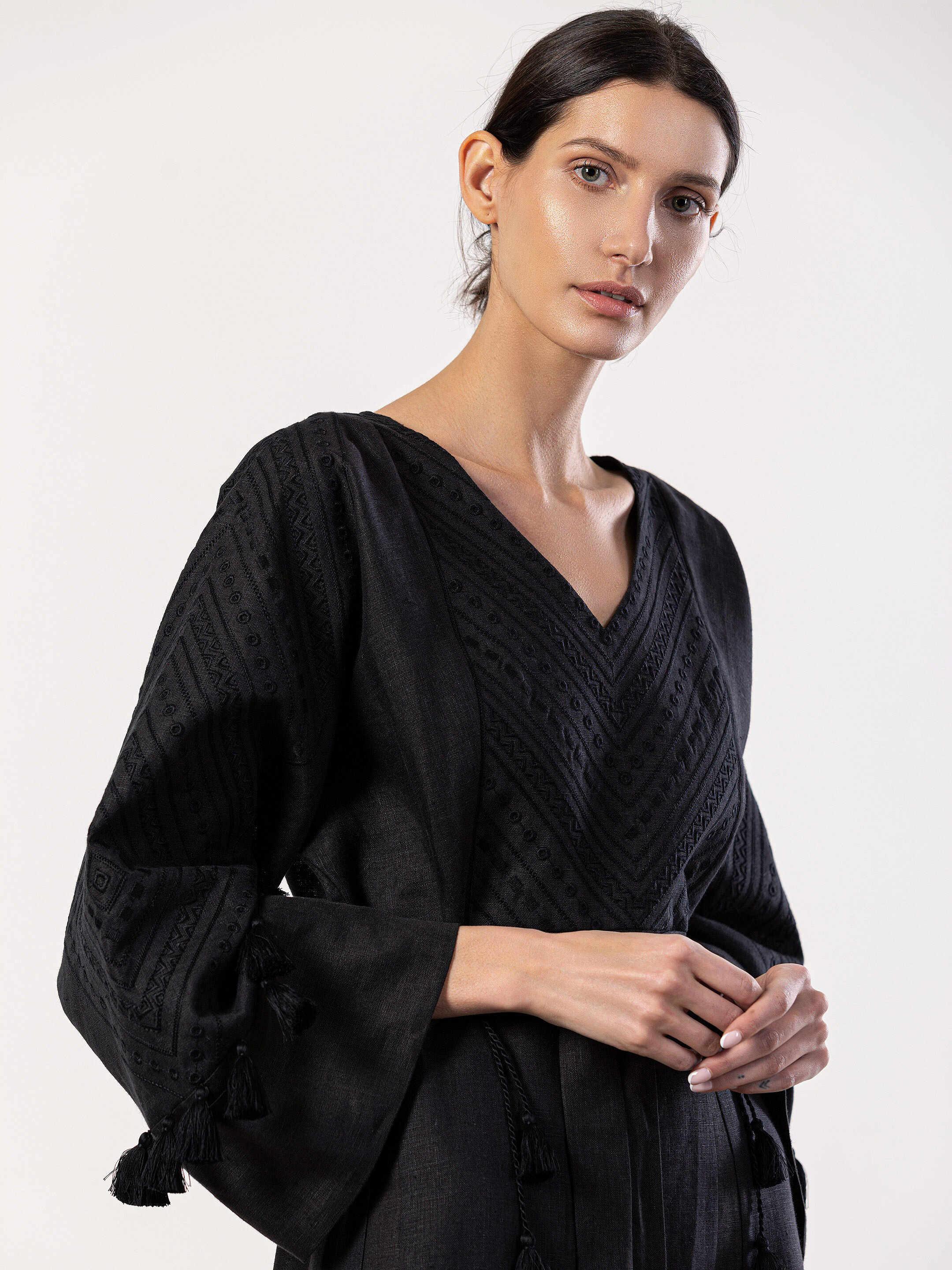Linen black dress with embroidery in tone Raven cheap
