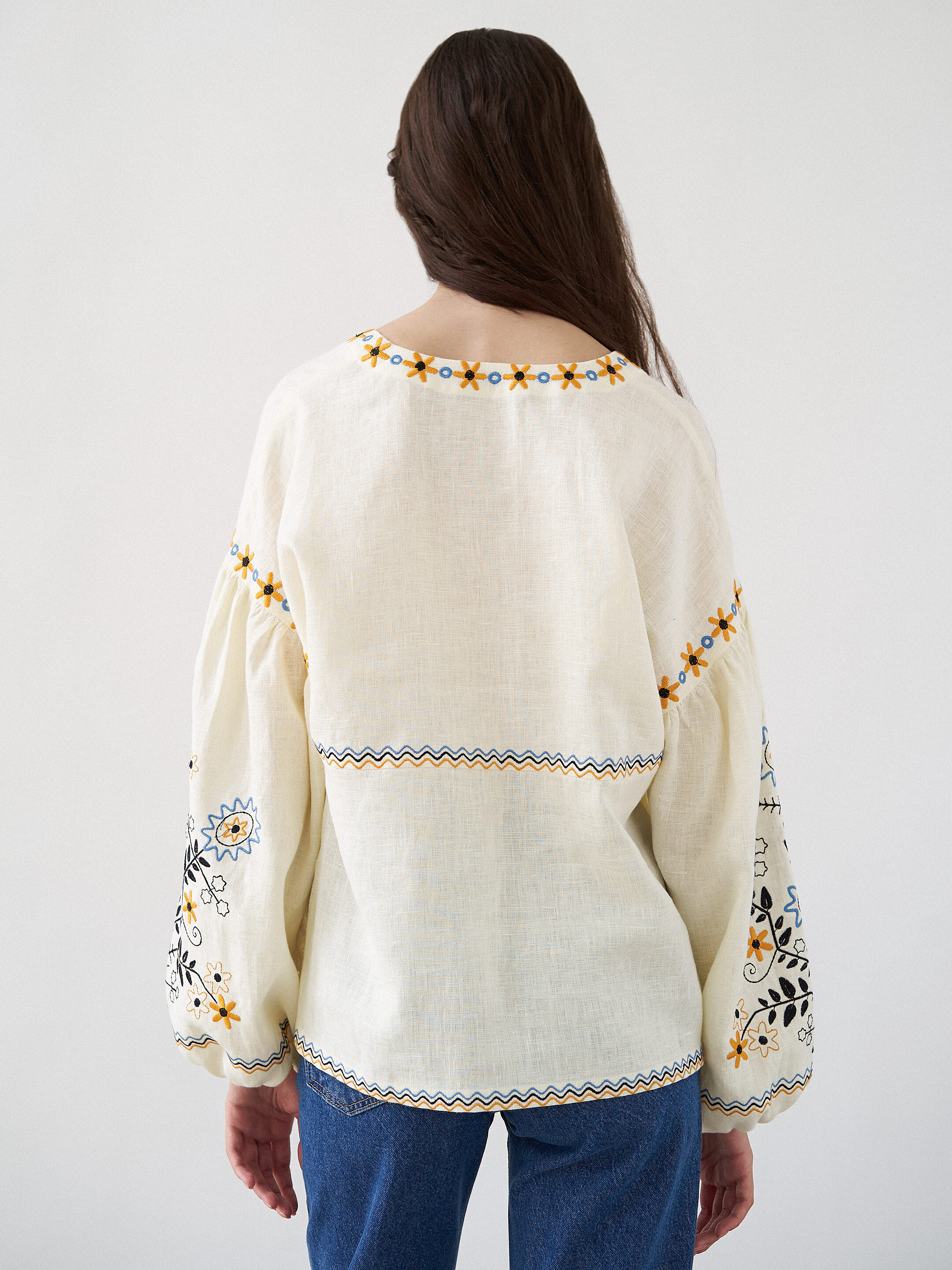 Linen blouse with floral embroidery Obriy fitting