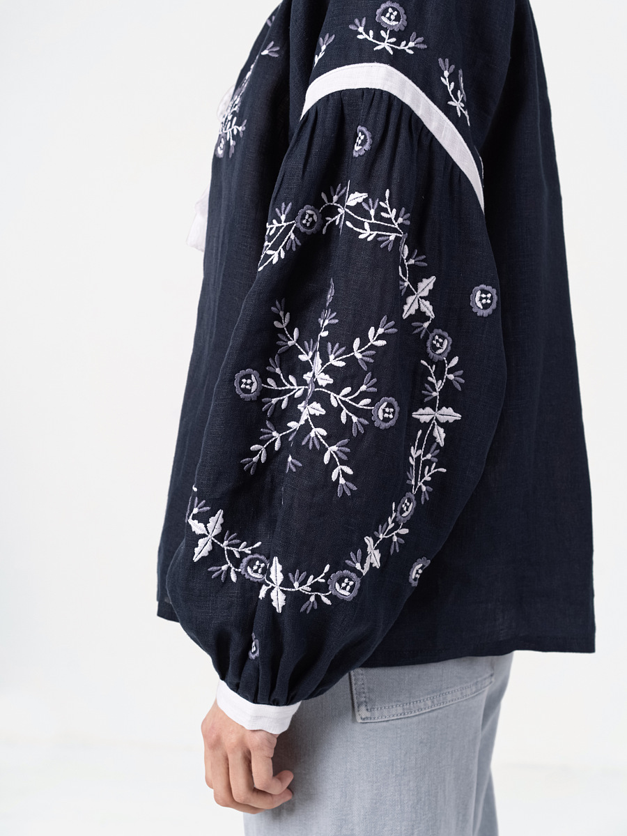 Embroidered shirt in dark blue with ornament Moonlight [0]