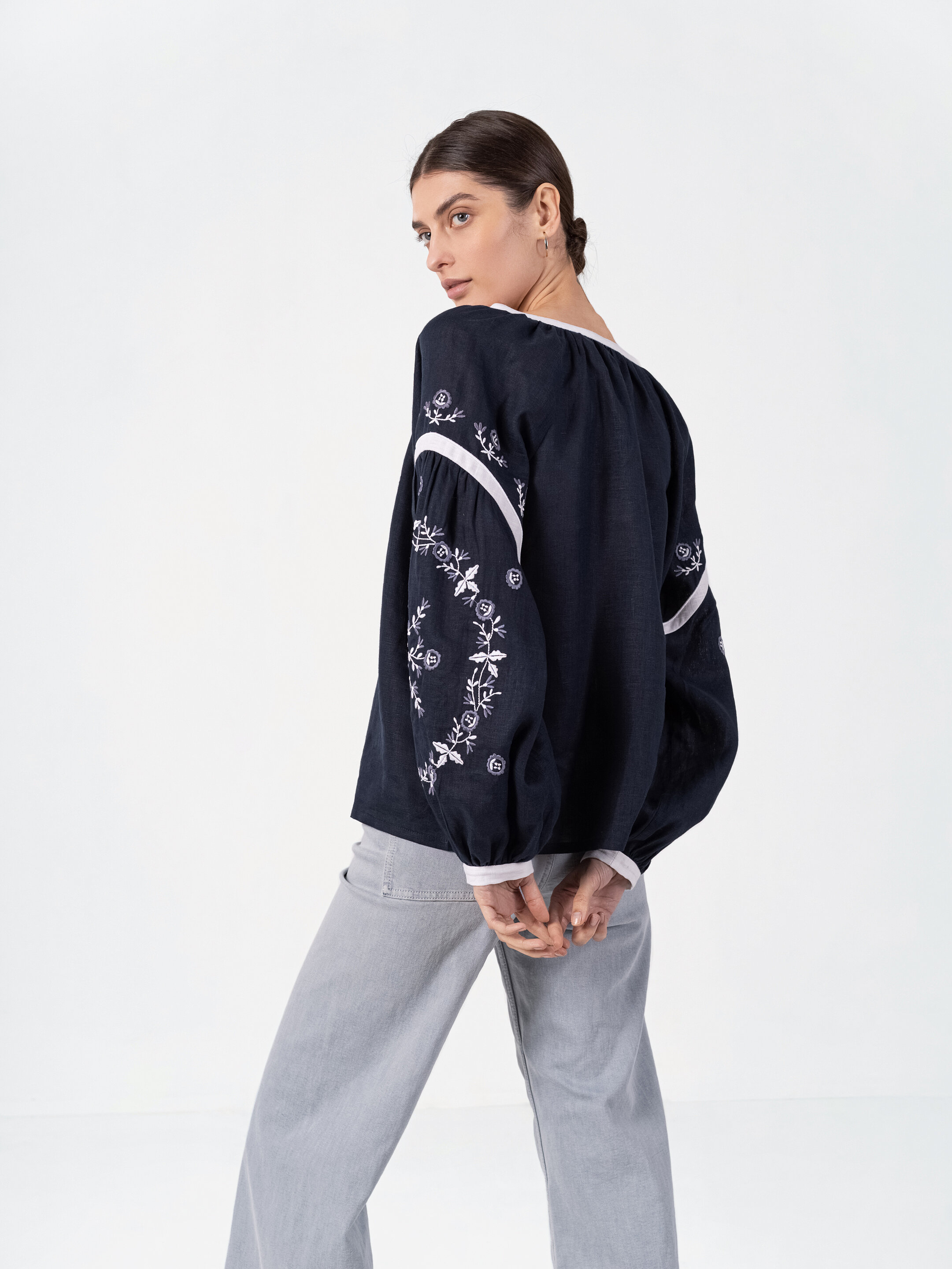 Embroidered shirt in dark blue with ornament Moonlight ціна