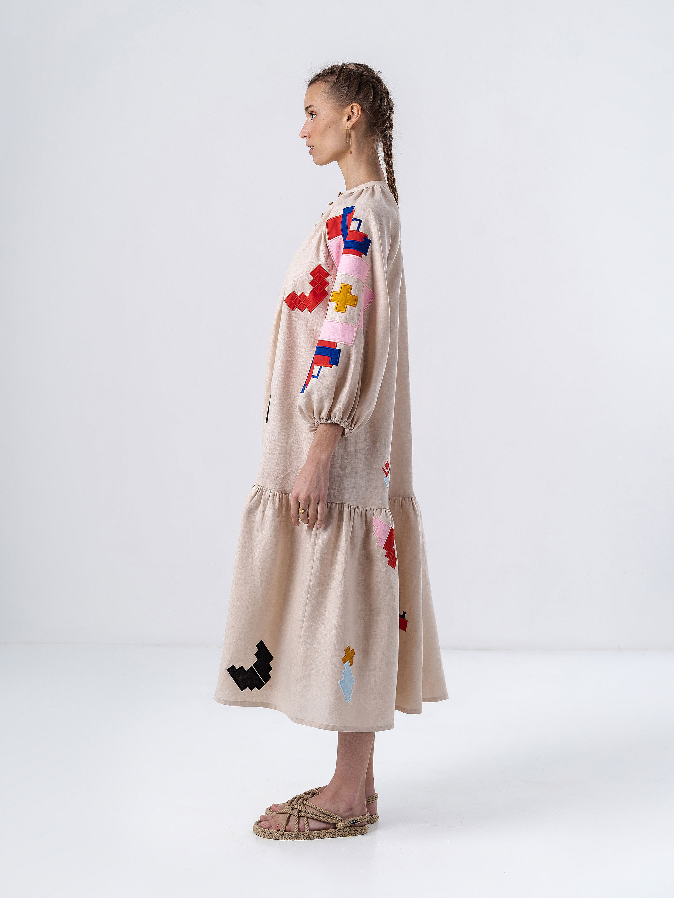 Light linen dress with applique Eva photo