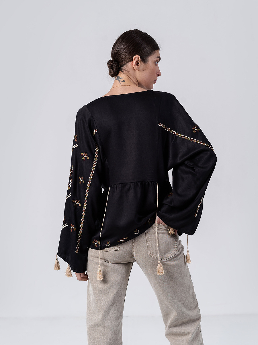 Lightweight free-cut blouse with ornaments Indi [0]