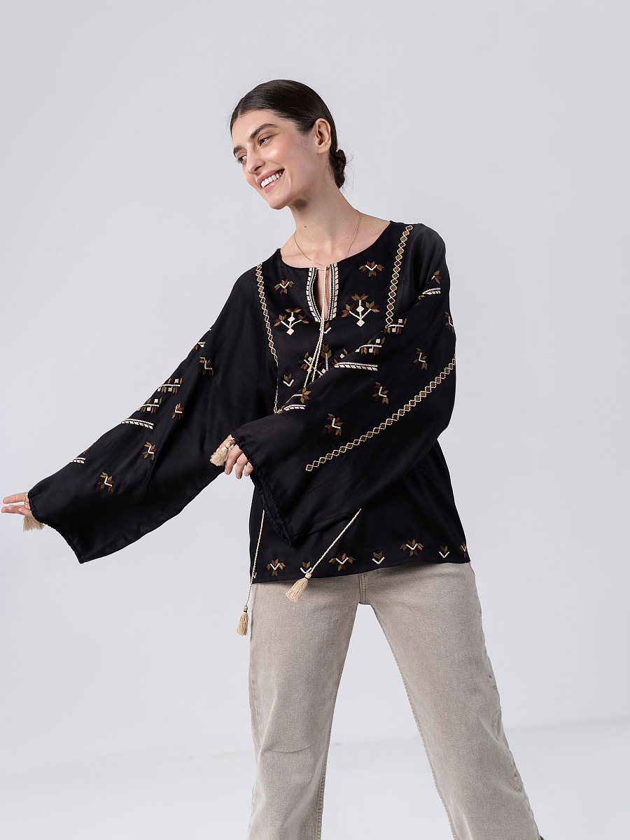 Lightweight free-cut blouse with ornaments Indi [0]