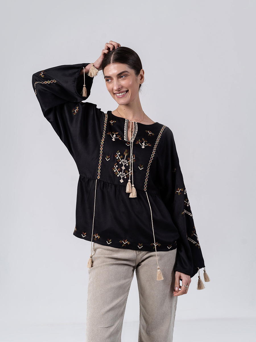 Lightweight free-cut blouse with ornaments Indi [0]