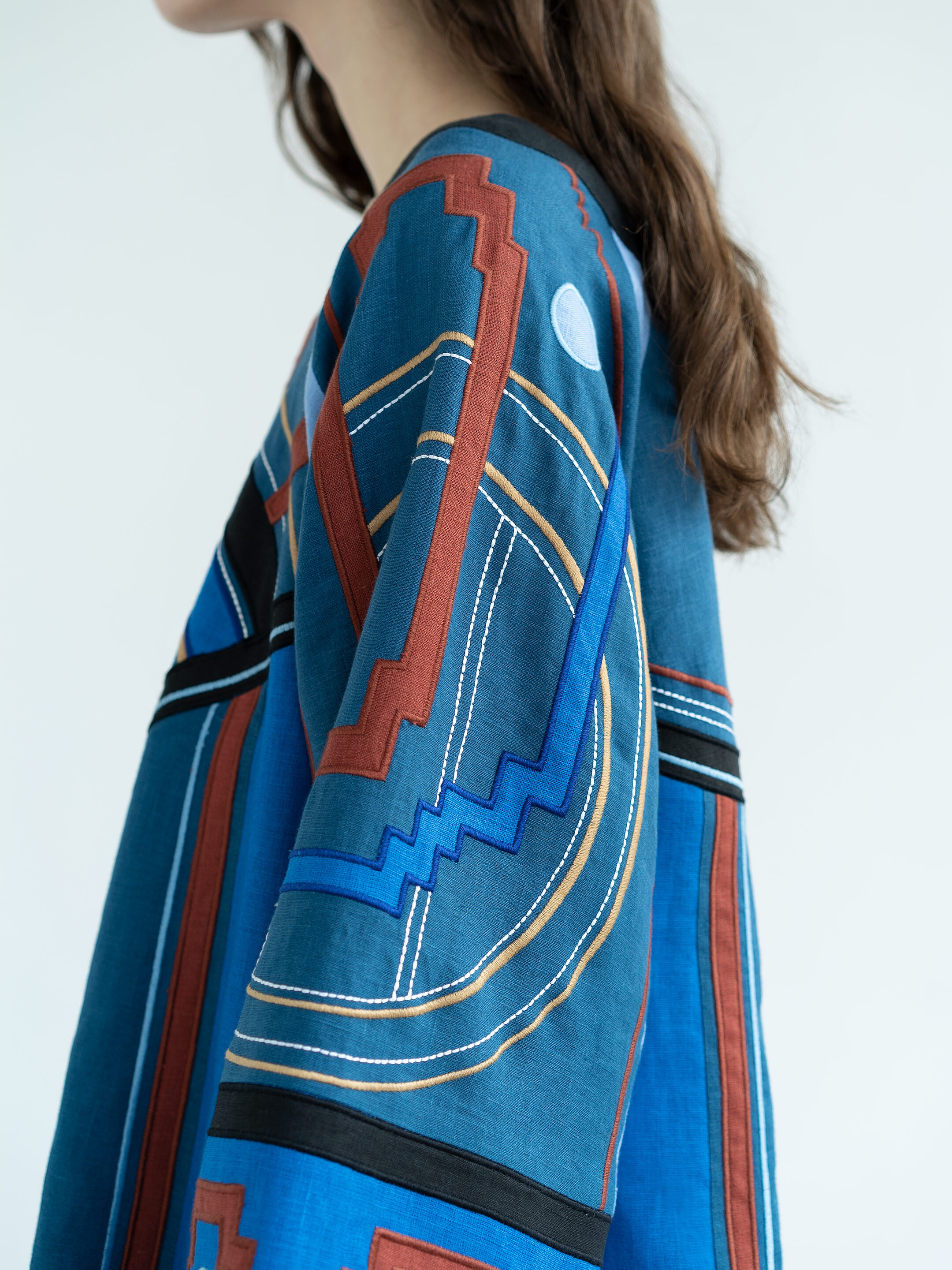 Linen dress with applique and embroidery Ekster fitting