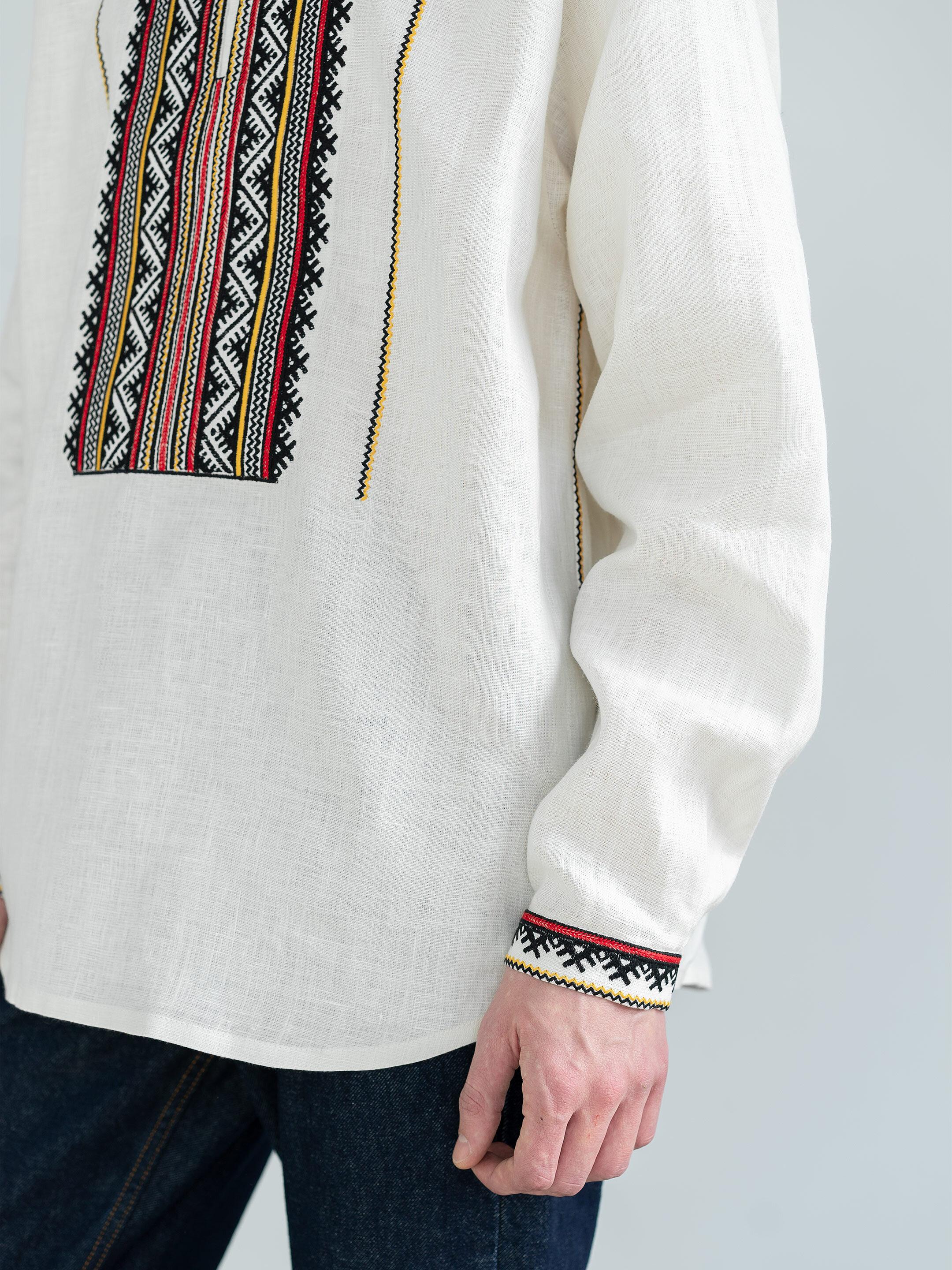 Men`s embroidered shirt Karpatska ціна