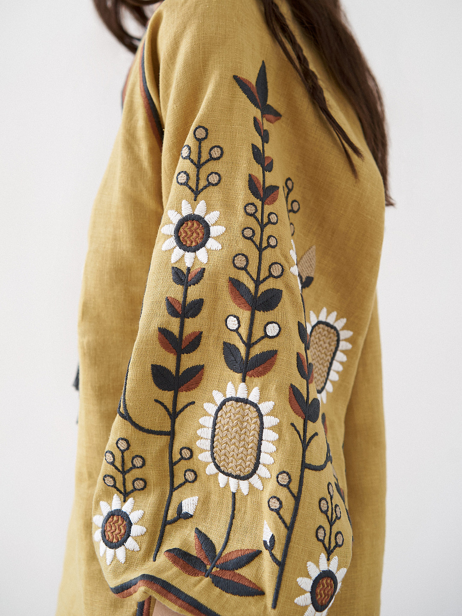 Women's vyshyvanka with floral embroidery Sonyakh [0]