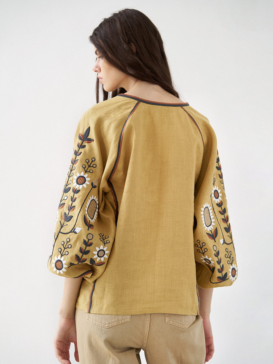 Women's vyshyvanka with floral embroidery Sonyakh [0]