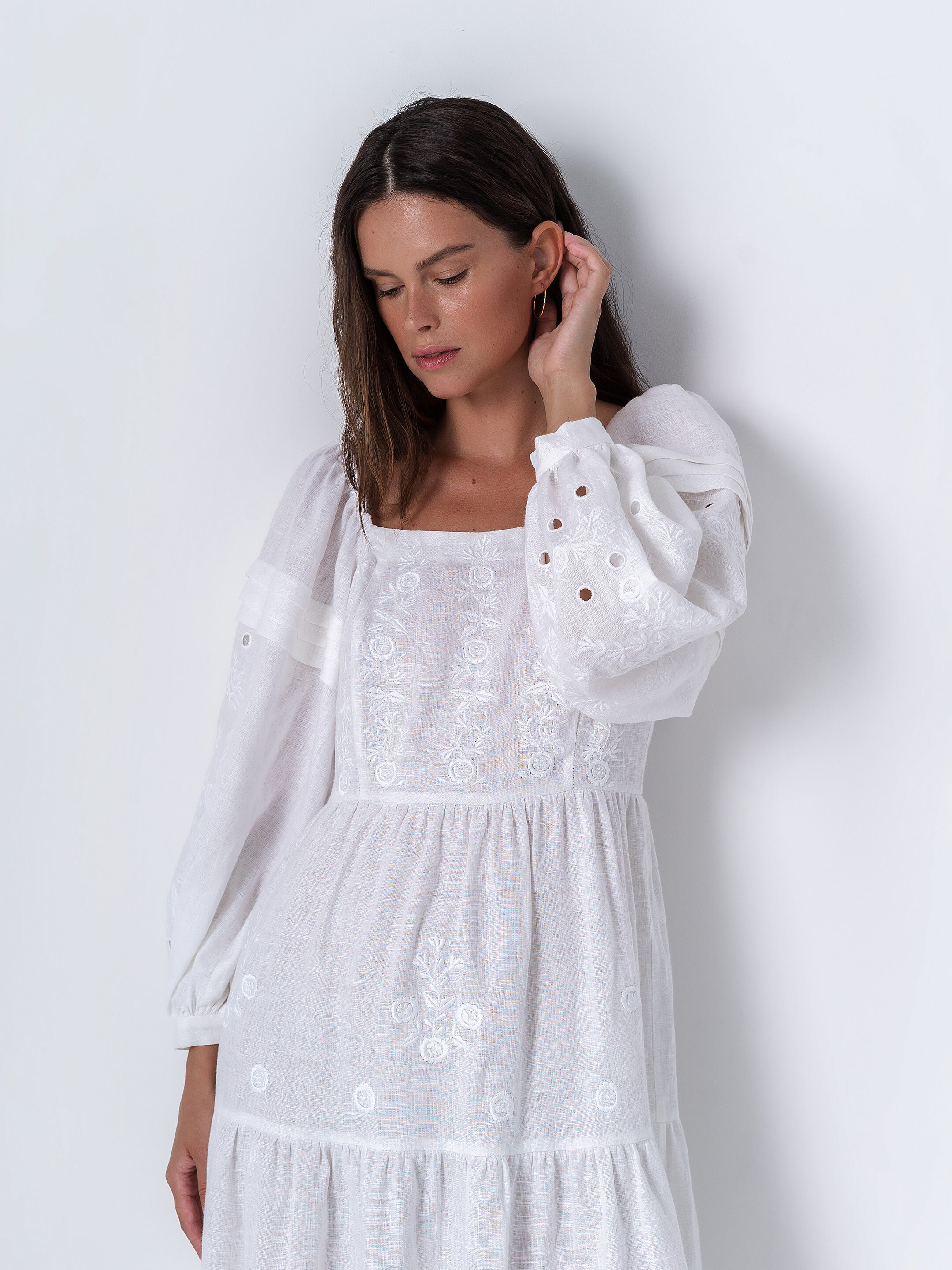 White linen embroidered dress Myt ціна
