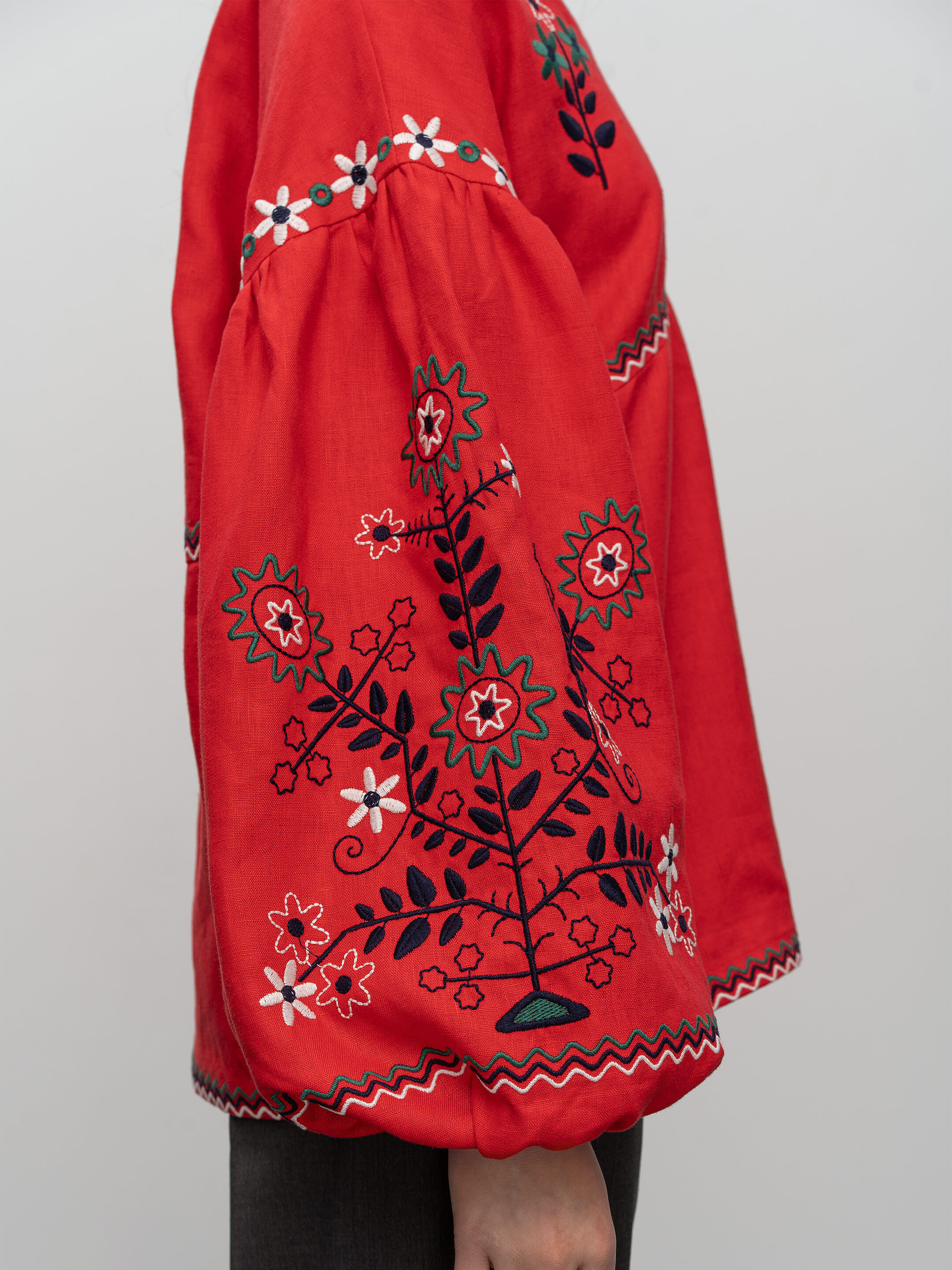 Women's embroidery shirt with floral Obriy Red fitting