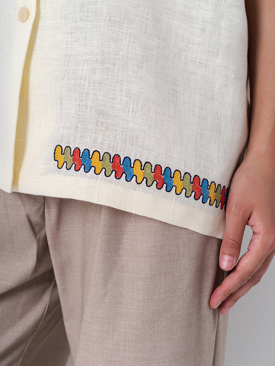 Linen shirt with short sleeves and embroidery Konyk [0]