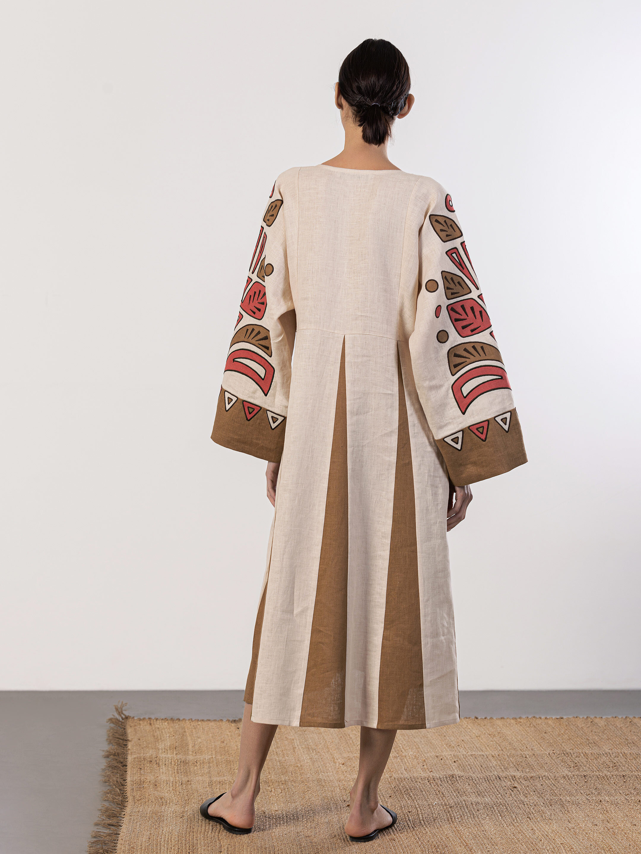 Free cut linen dress with applique Rio in Ukraine