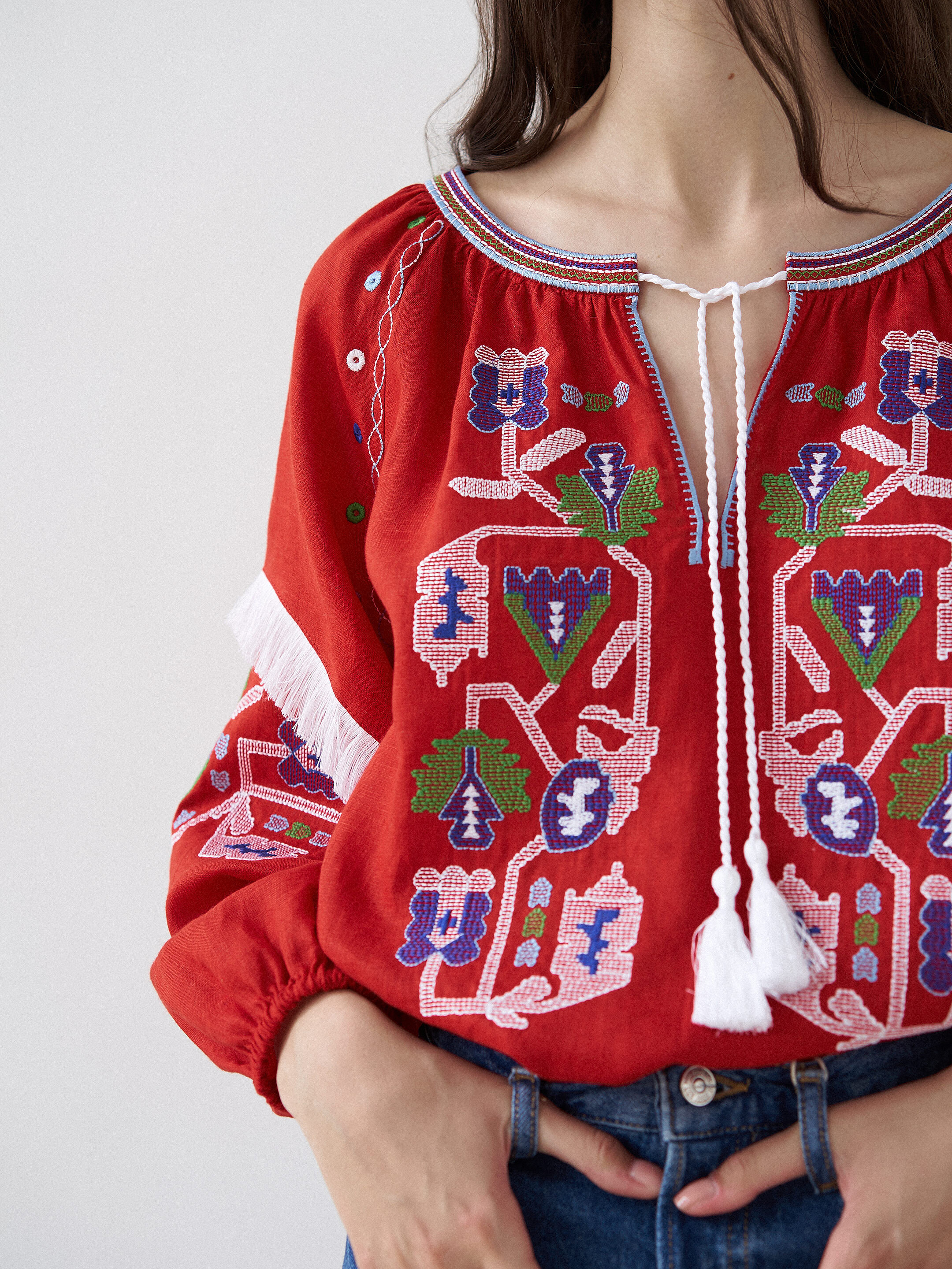 Linen shirt with floral embroidery Oksamyt photo