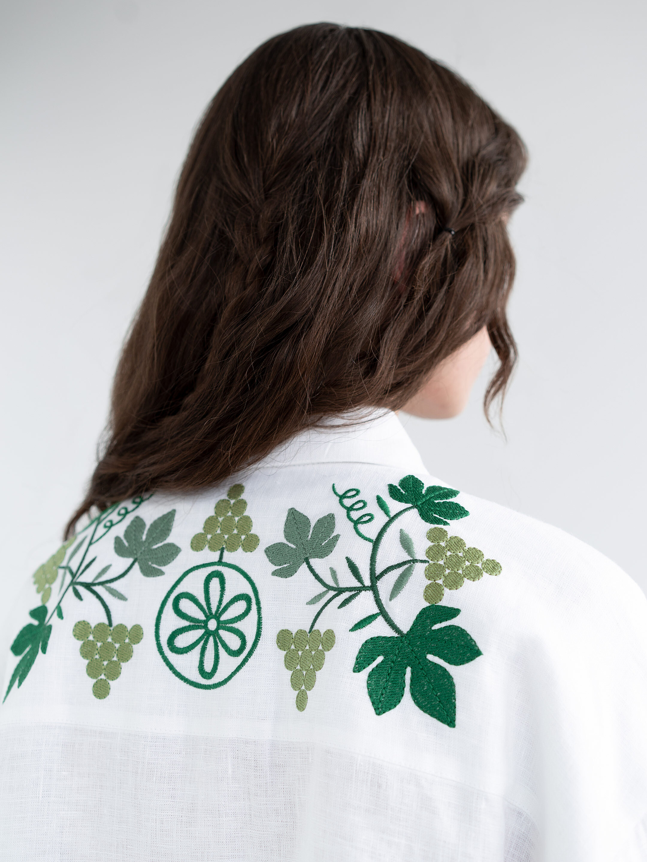 Linen shirt with embroidery Kvity U sizes