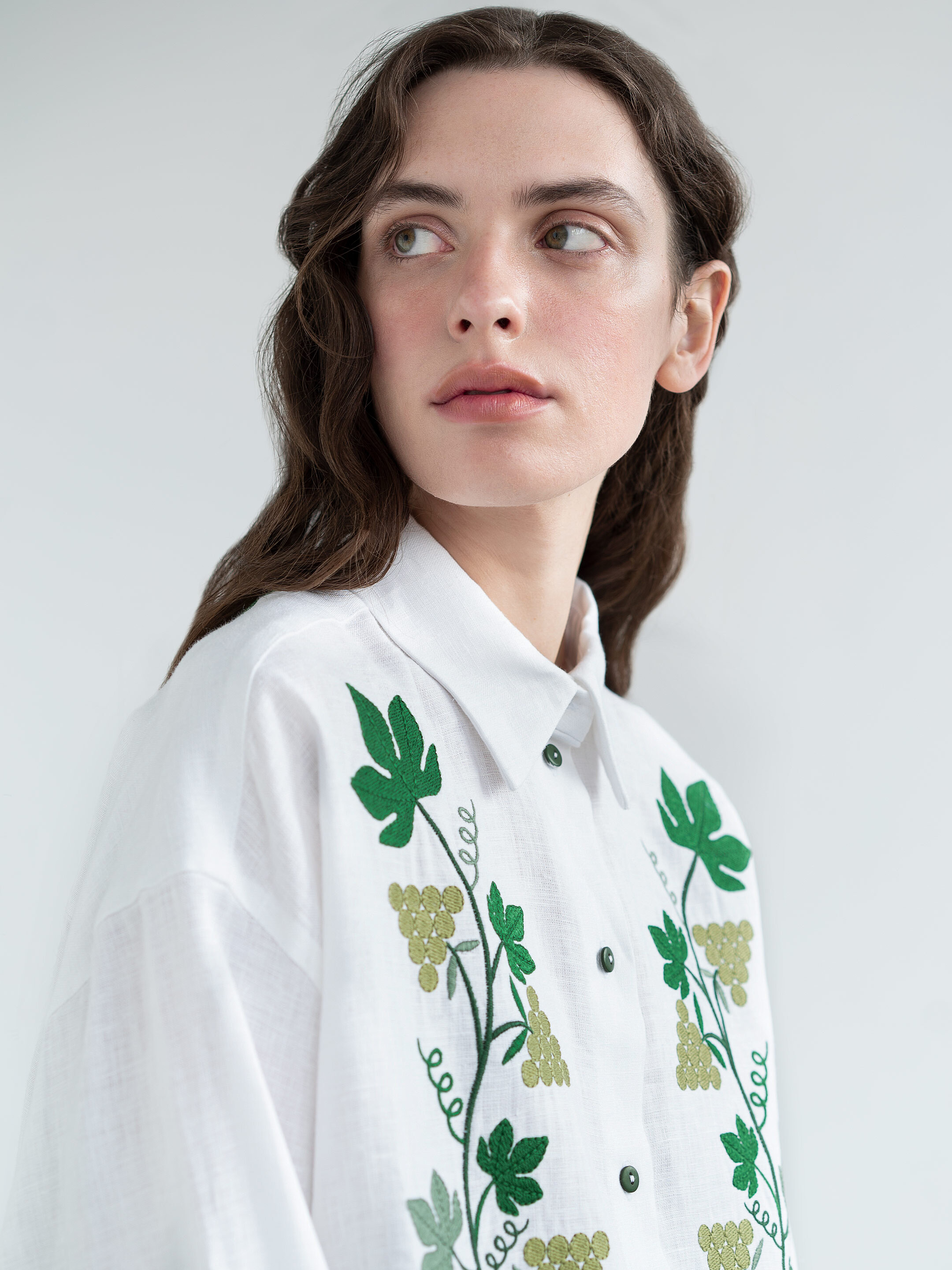 Linen shirt with embroidery Kvity U ціна