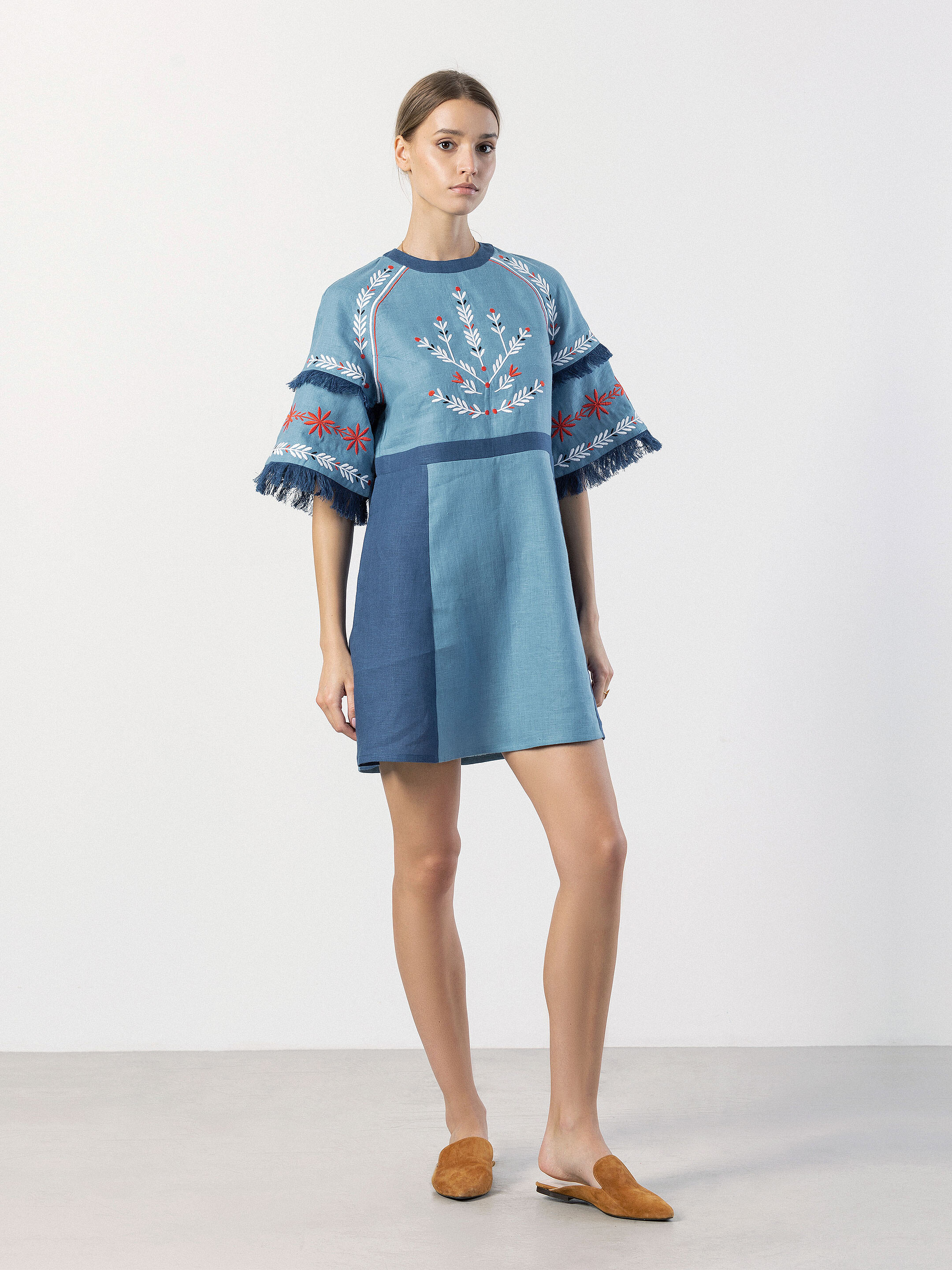 Short linen dress with embroidery Blue Bell choose