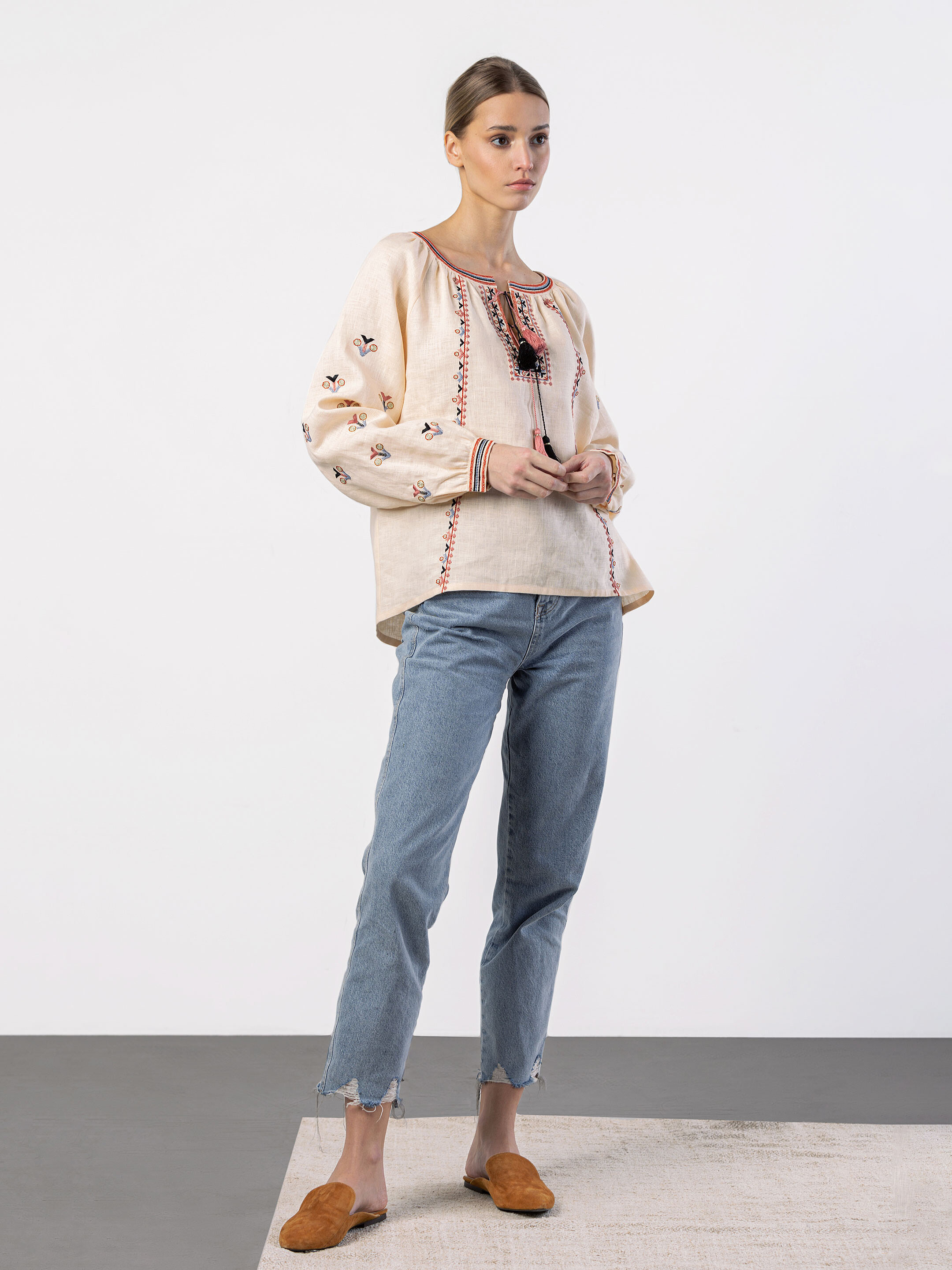 Embroidered shirt in beige linen with geometric embroidery Cream Soda in Ukraine