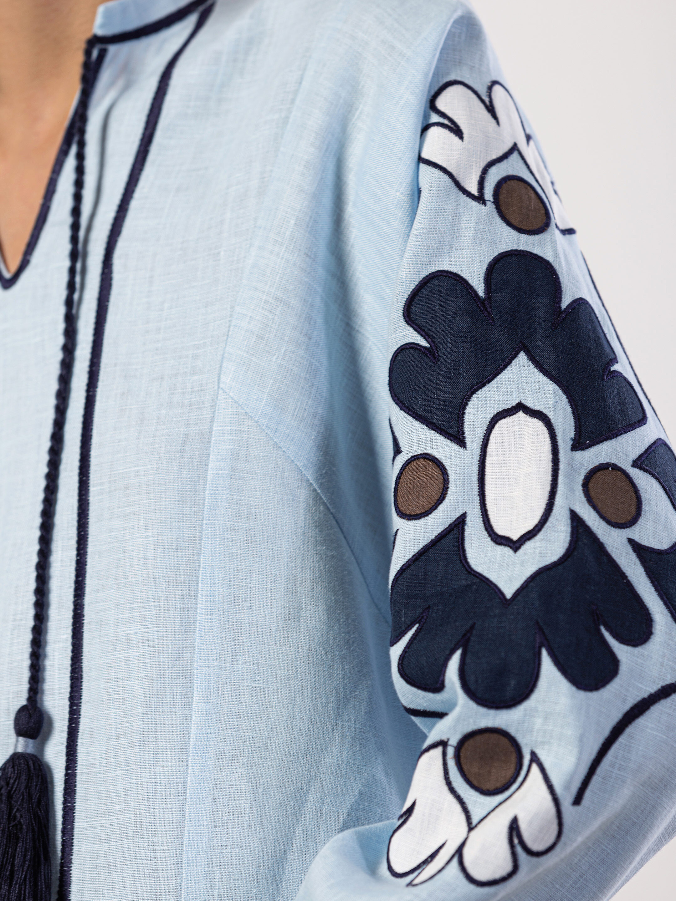 Embroidered shirt in blue linen Aqua in Ukraine
