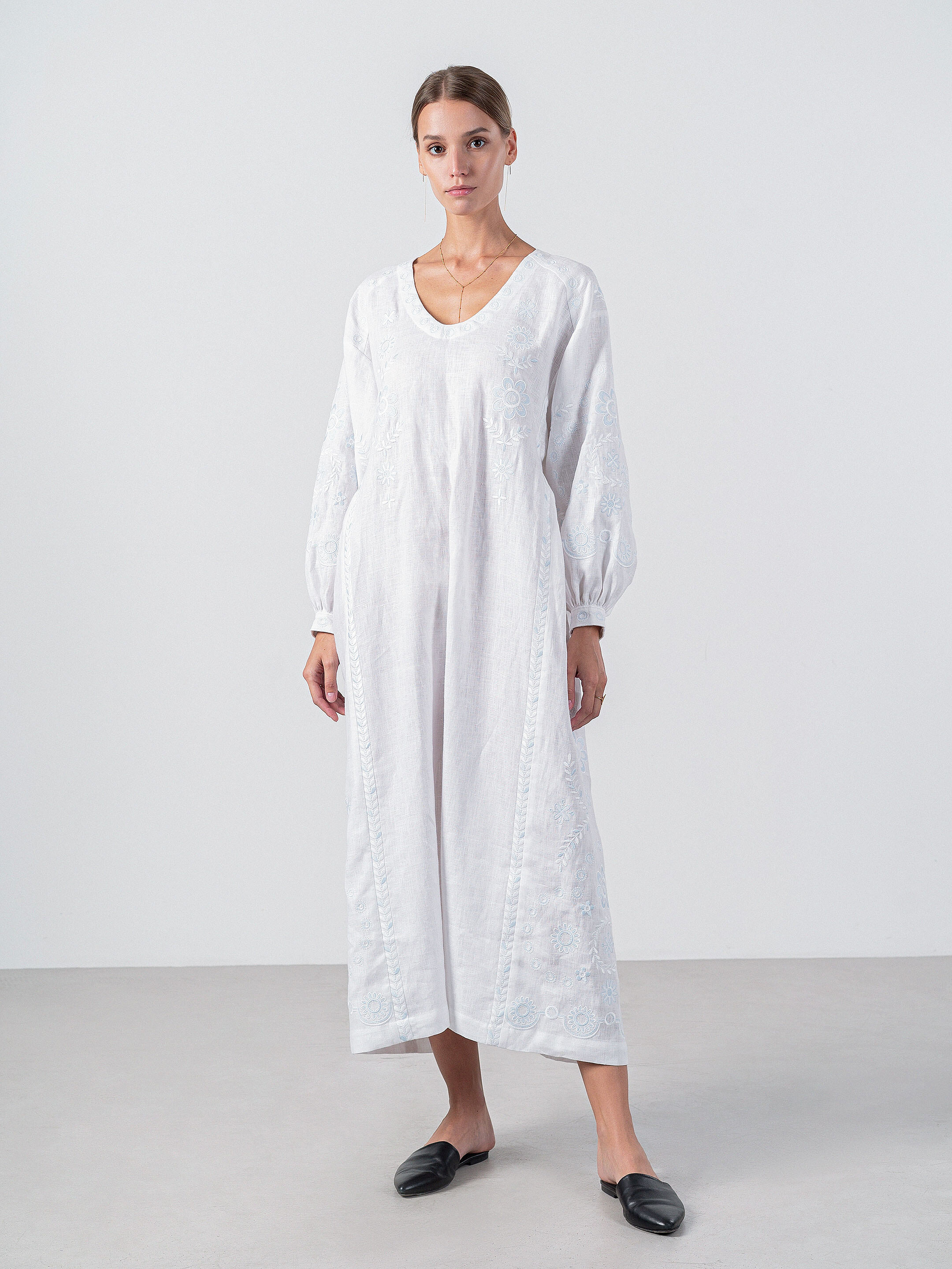 White linen midi dress with white and blue embroidery Rosa ціна