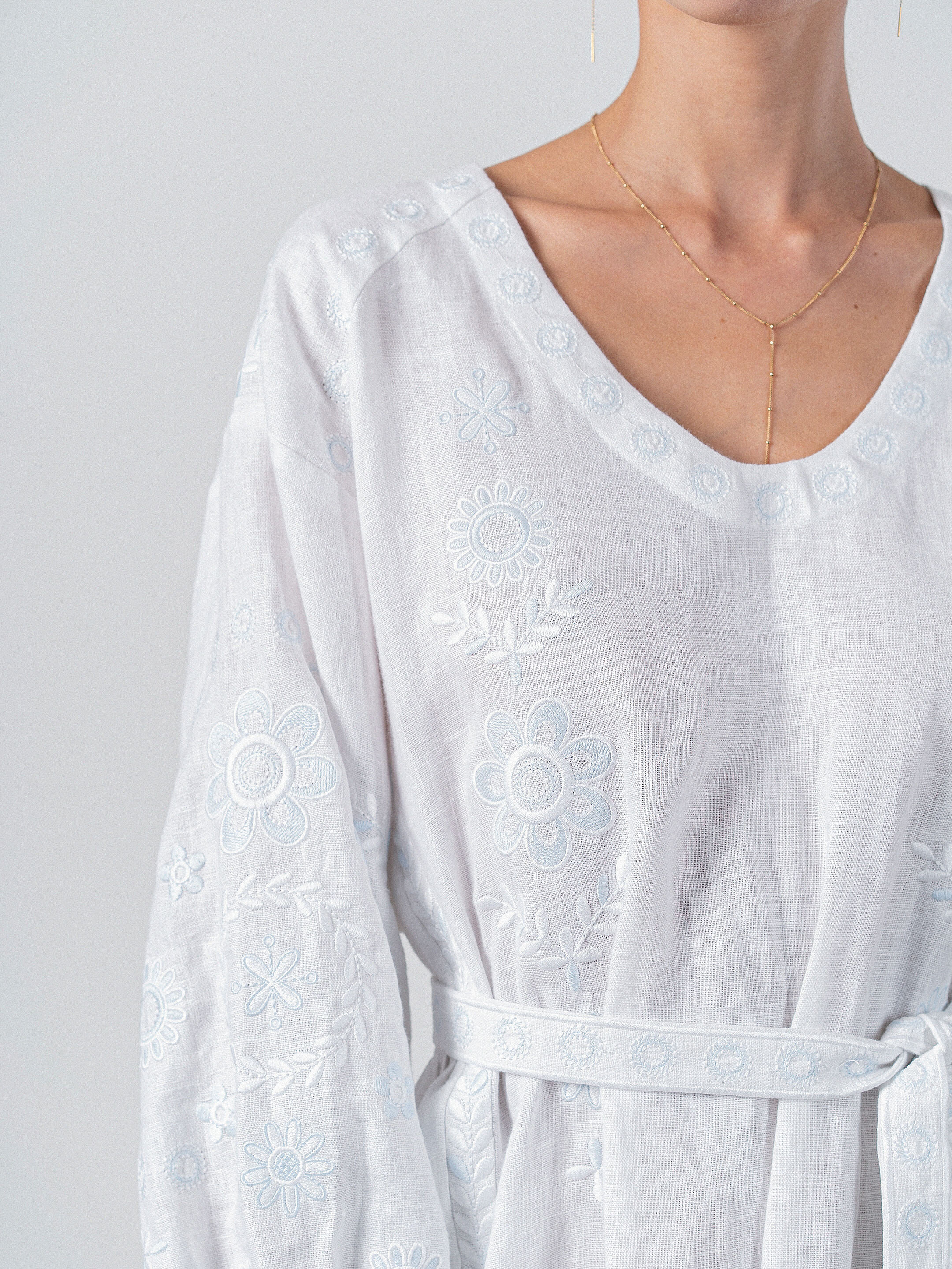 White linen midi dress with white and blue embroidery Rosa fitting