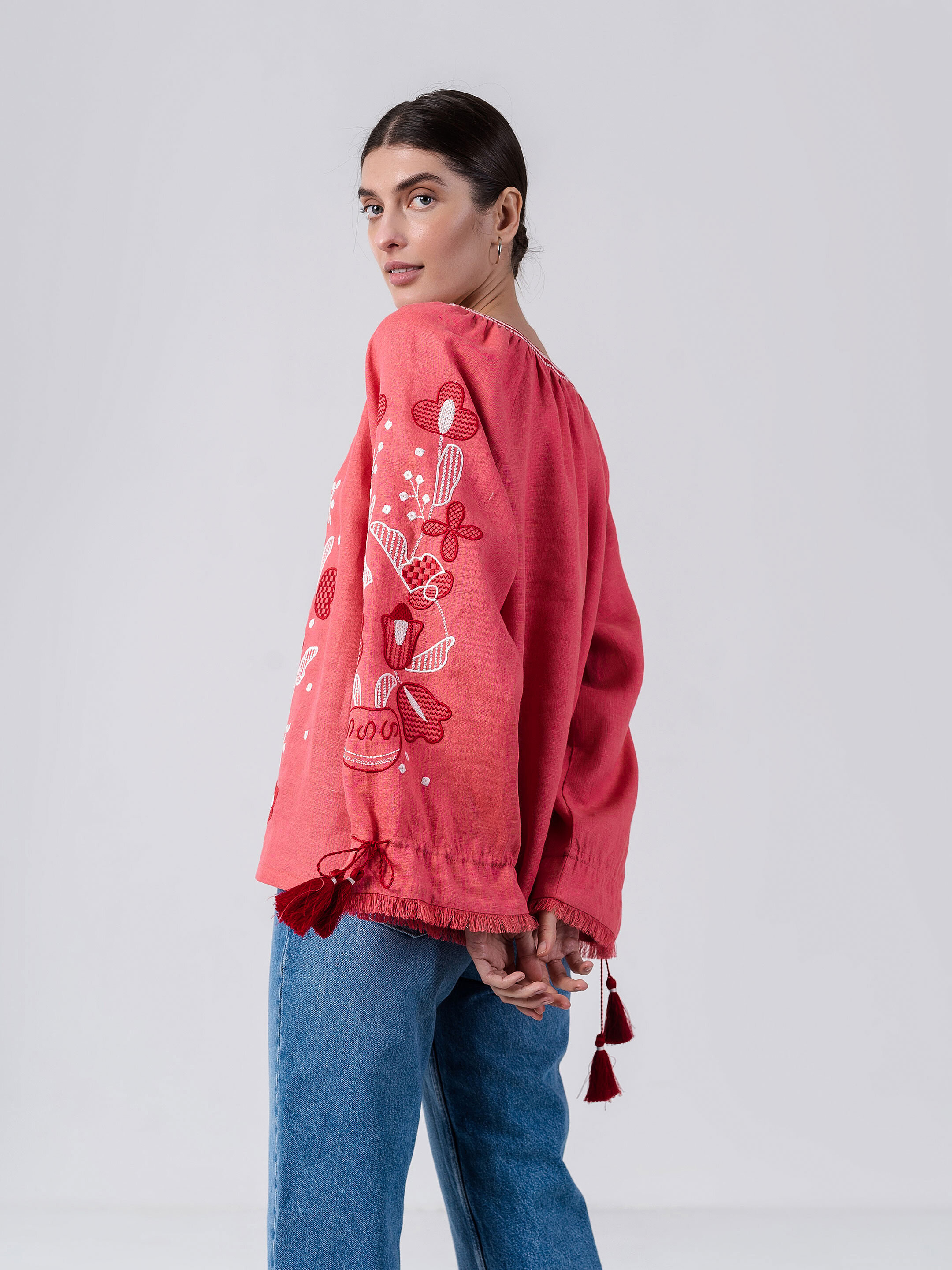 Linen embroidered shirt with floral ornament Pink Harmony photo