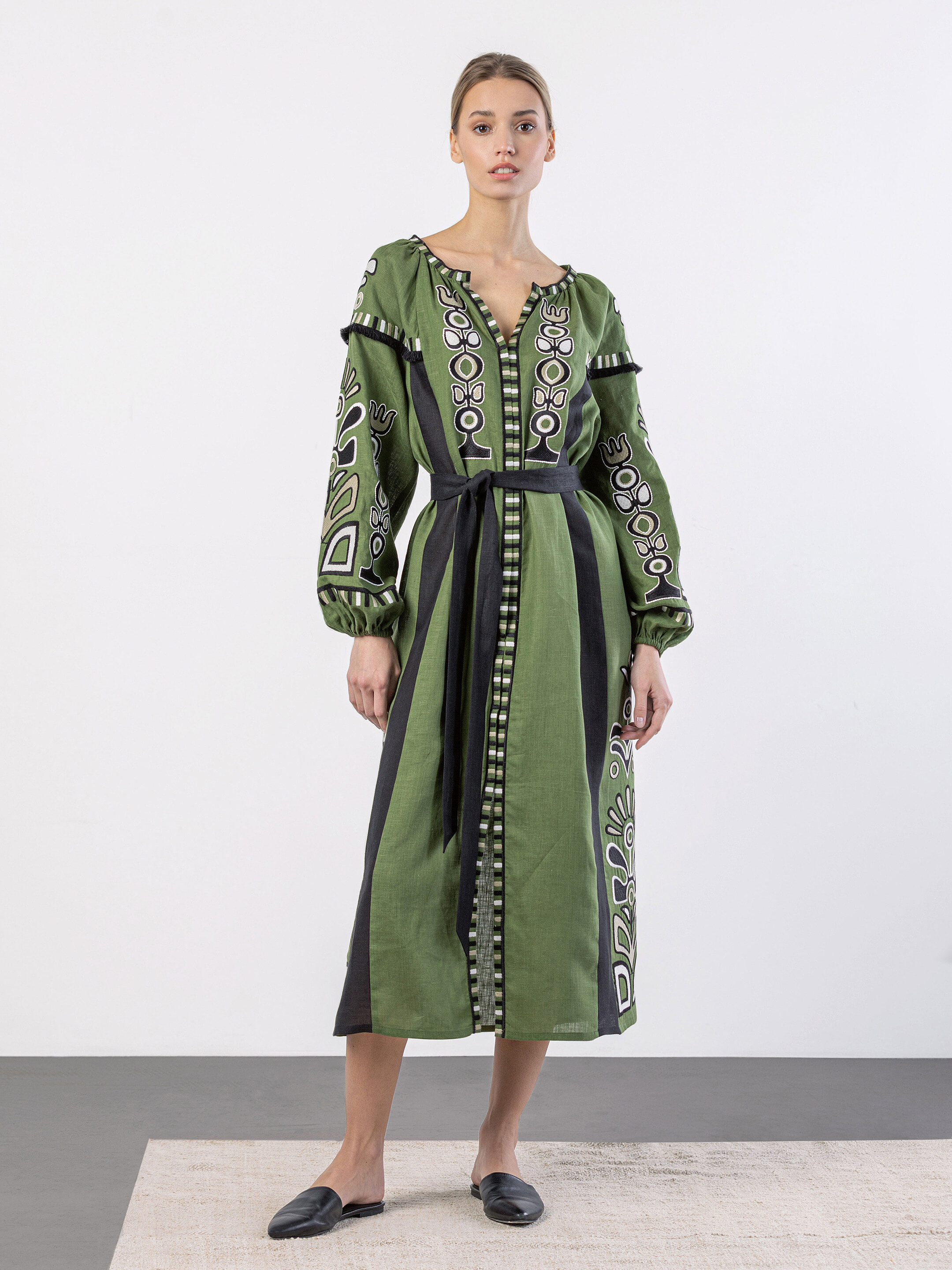 Green dress with black applique and embroidery VILHA ціна