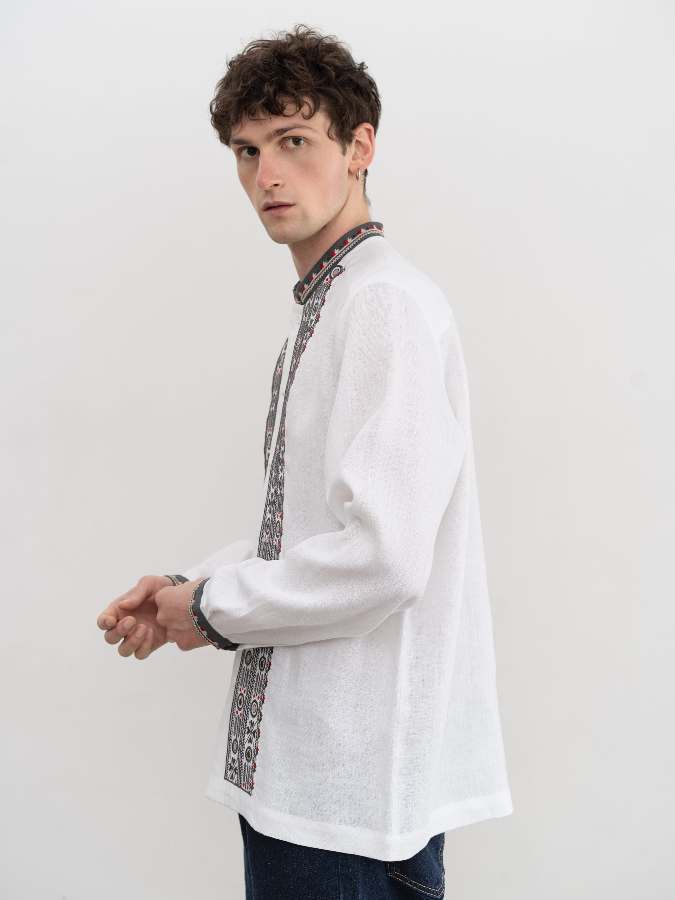 White shirt with geometric ornament and buttons KOLOS - photo 2