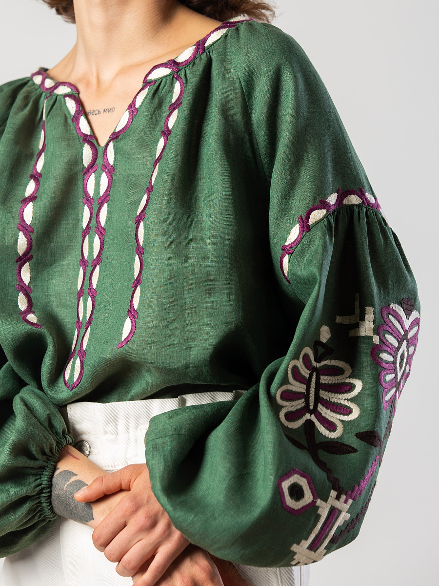 Embroidered shirt in linen with floral ornament Butterfly green [0]