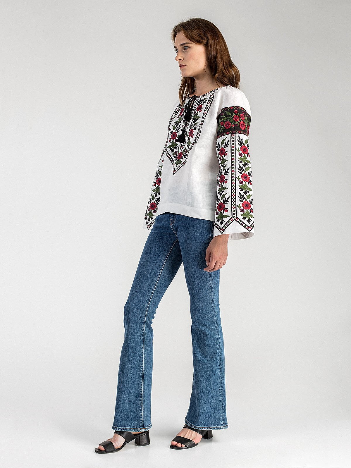 Embroidered women`s shirt Bright 2 photo