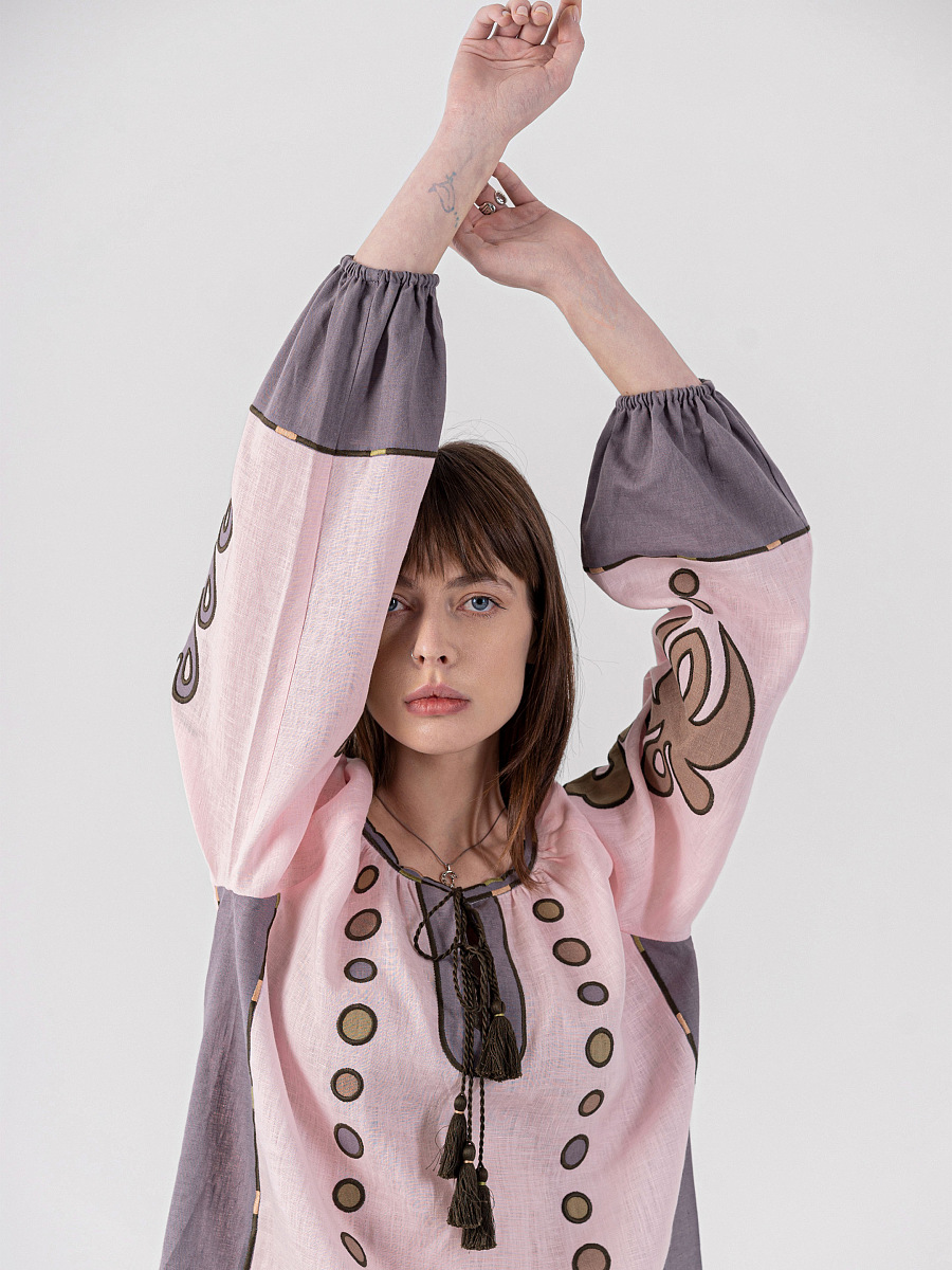 Pale pink linen blouse with applique Meduza [0]