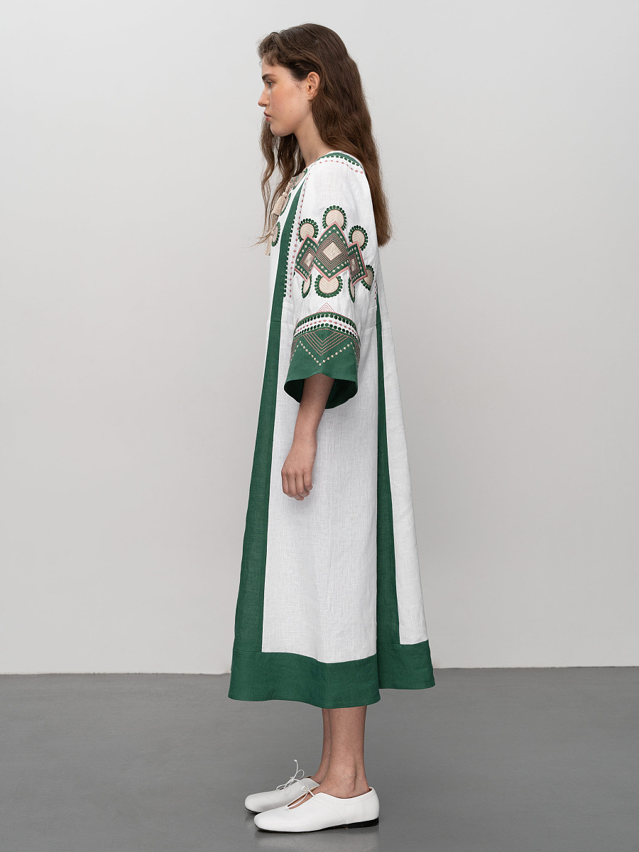 Free-cut white dress with embroidery Temple [0]