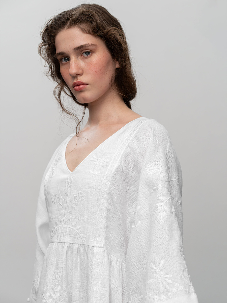 White easy linen dress with floral embroidery Virgin [0]