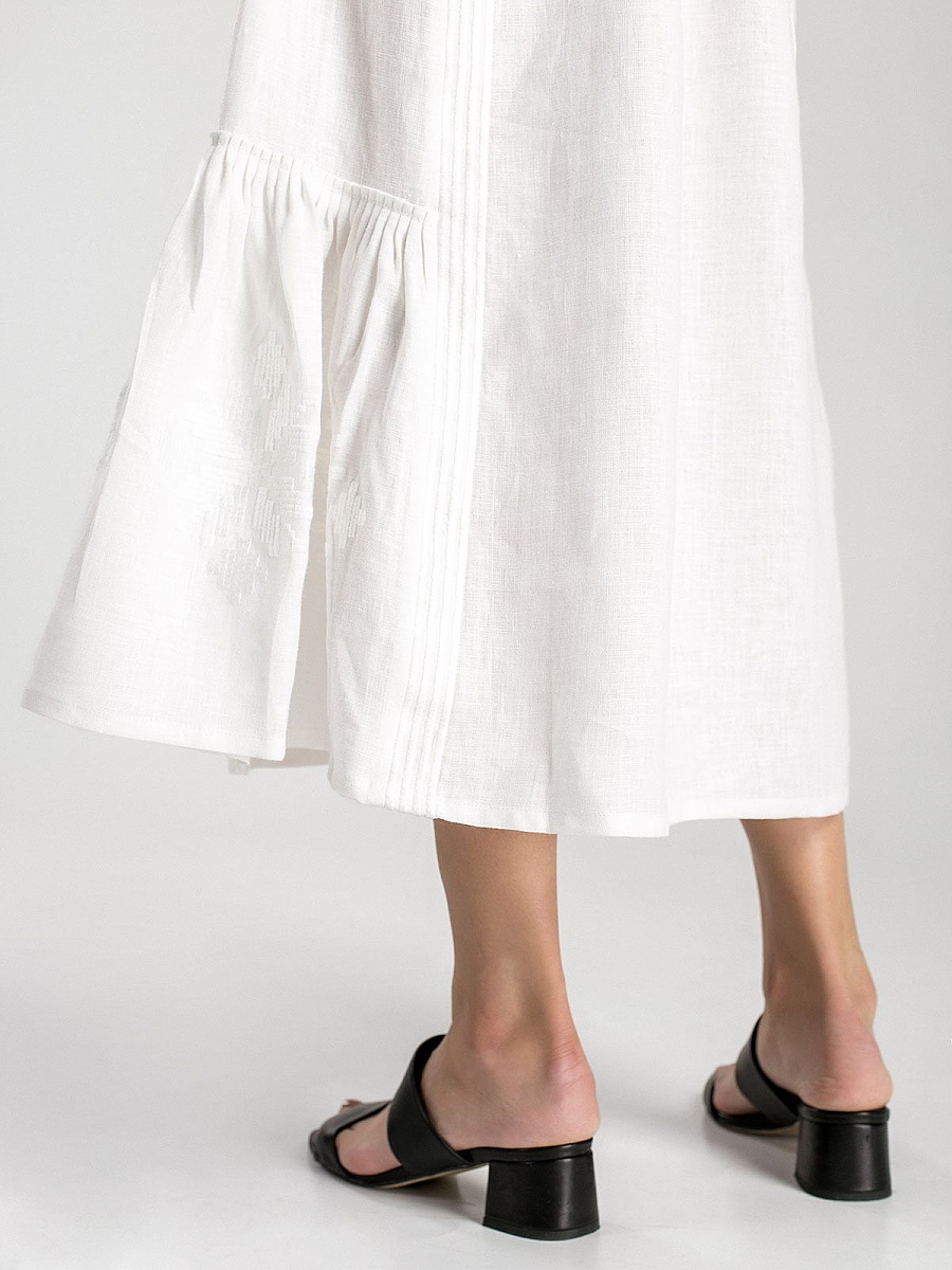 White linen maxi-dress with white embroidery MD21 [0]