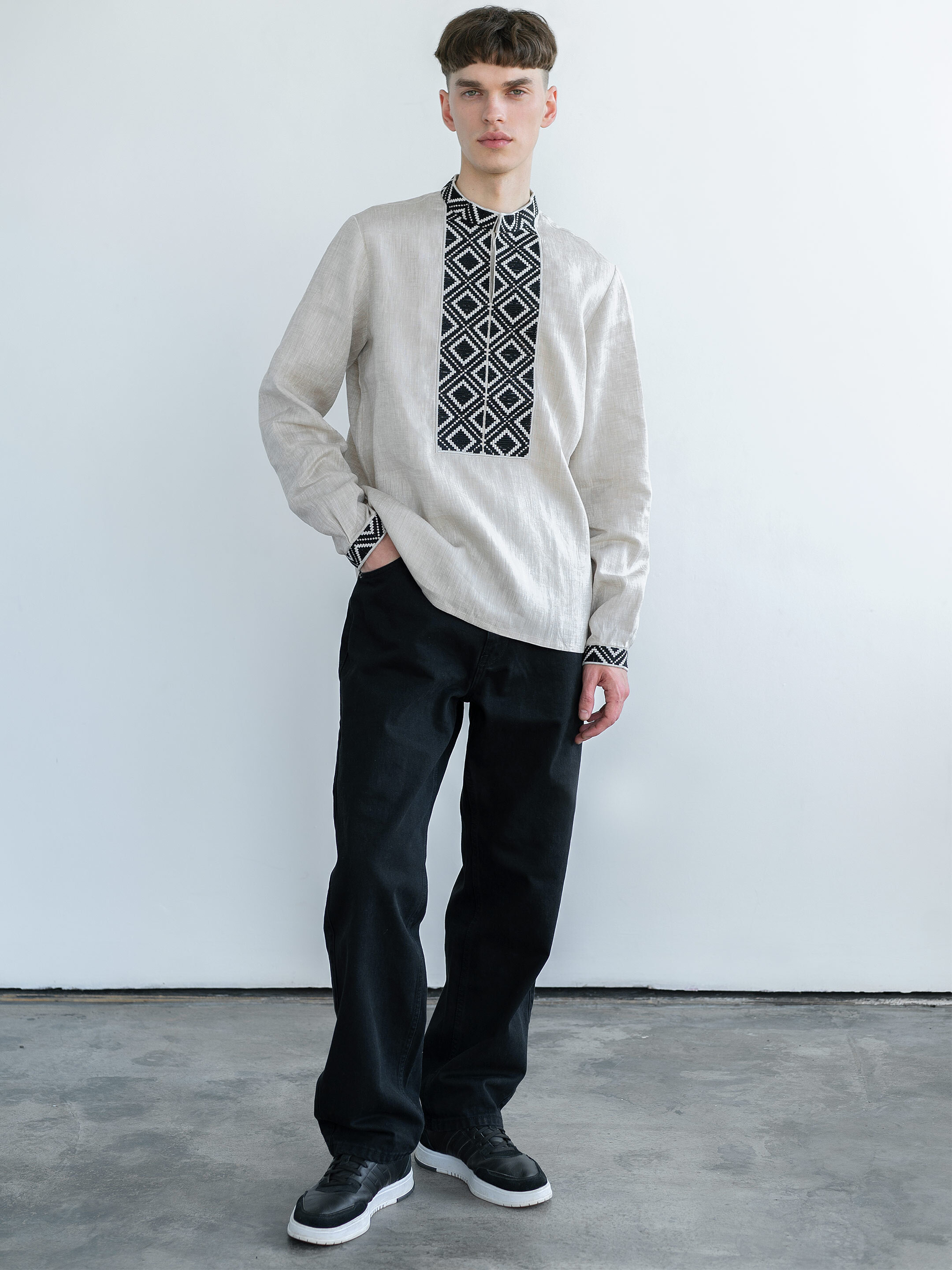 Men's shirt from gray linen with embroidered black rhombs ED1 ціна