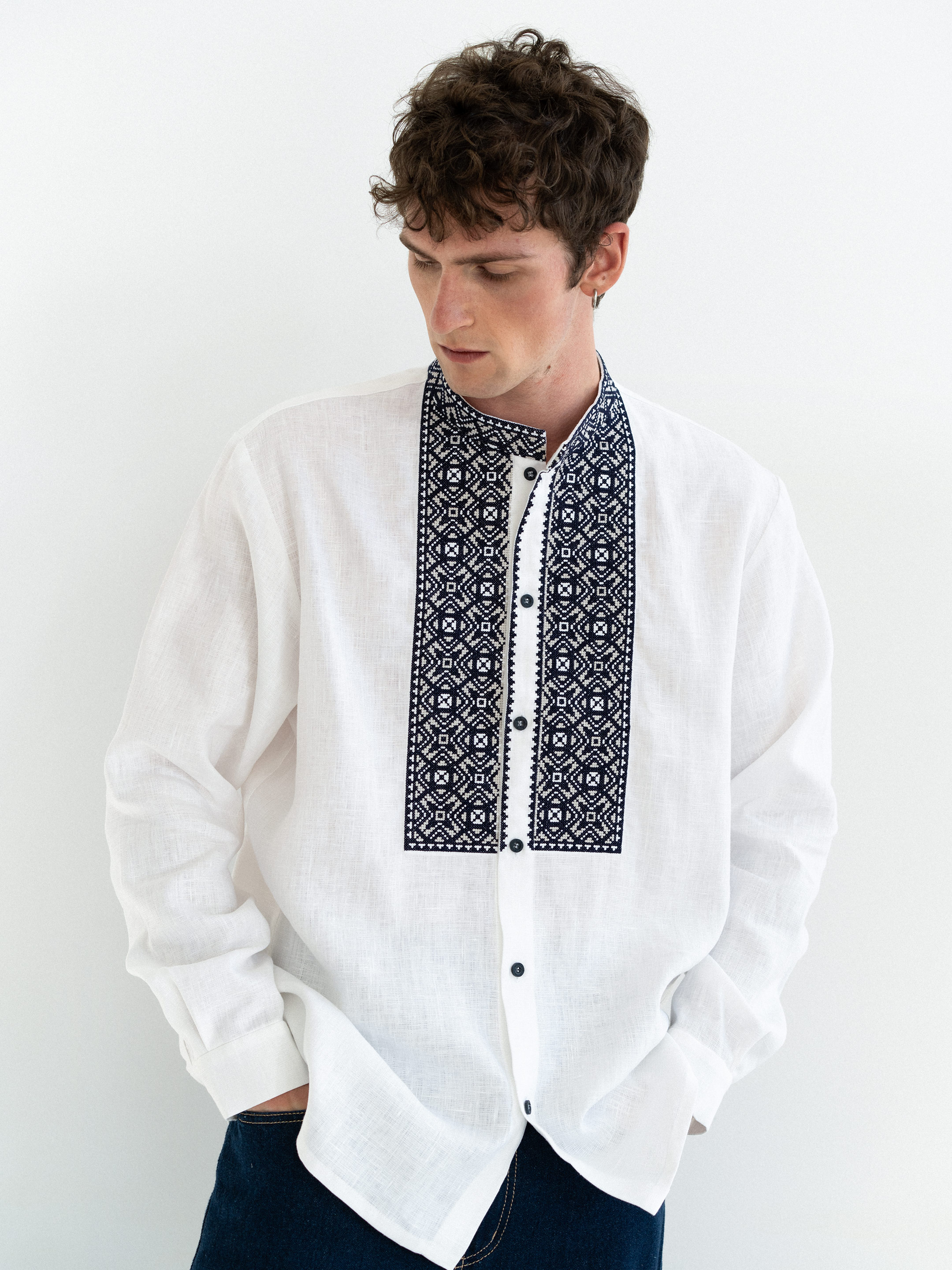 White linen men's embroidered shirt on buttons ED6/2 - photo 1