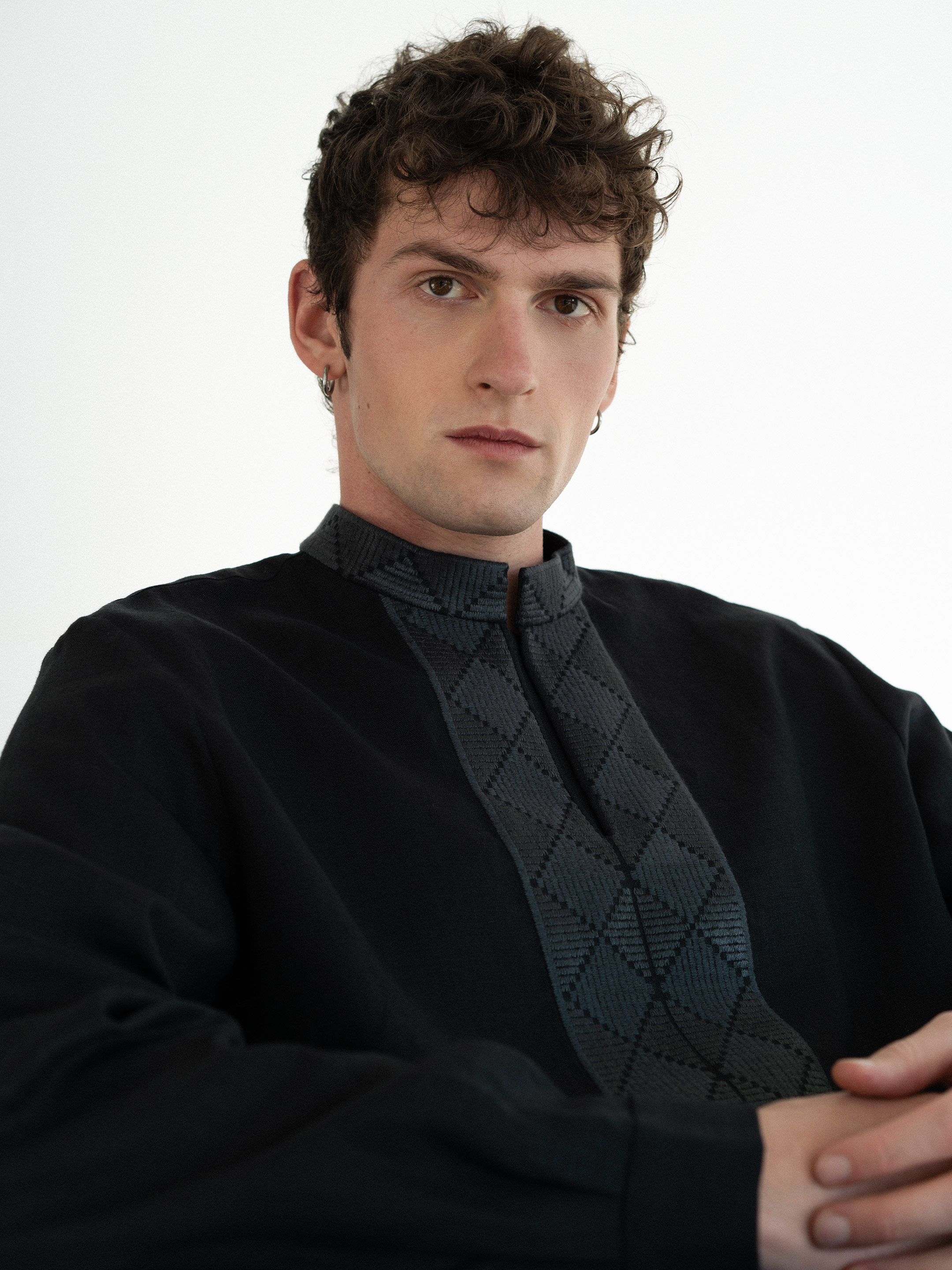 Black linen shirt with embroidered black rhombuses ED17 Black - photo 1