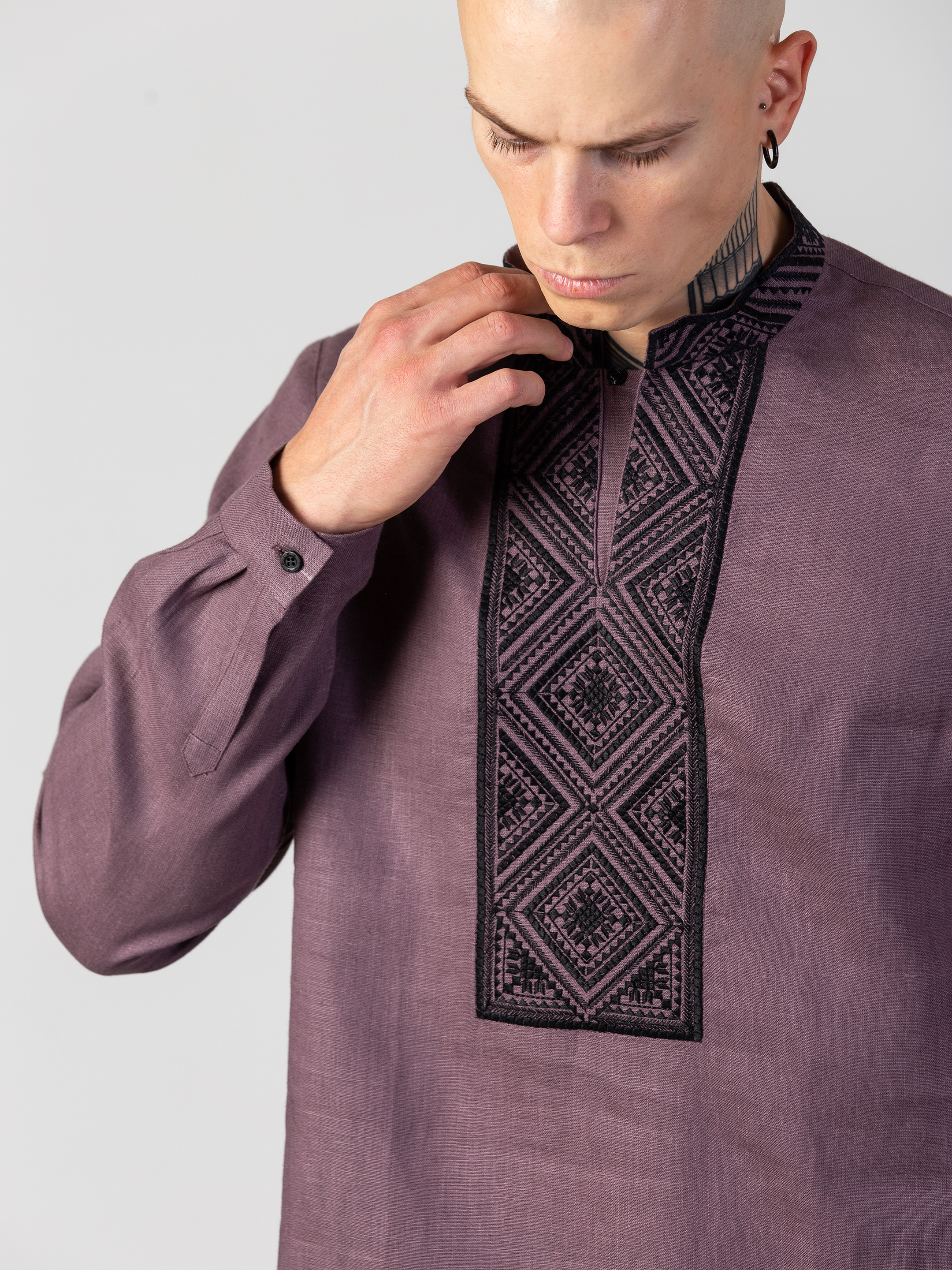 Men's shirt with a black geometric ornament Troyan Dark - photo 1