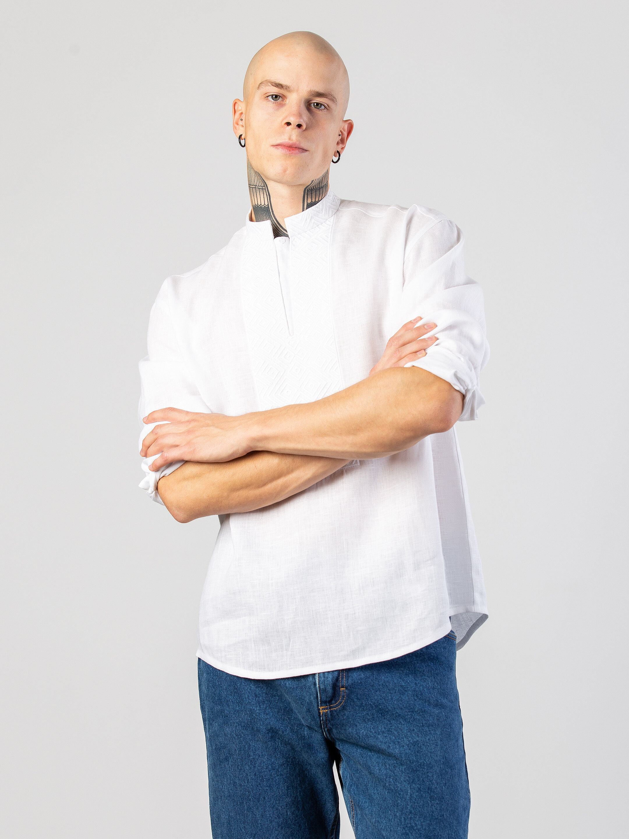 Men's one color white embroidered shirt Apollo ціна