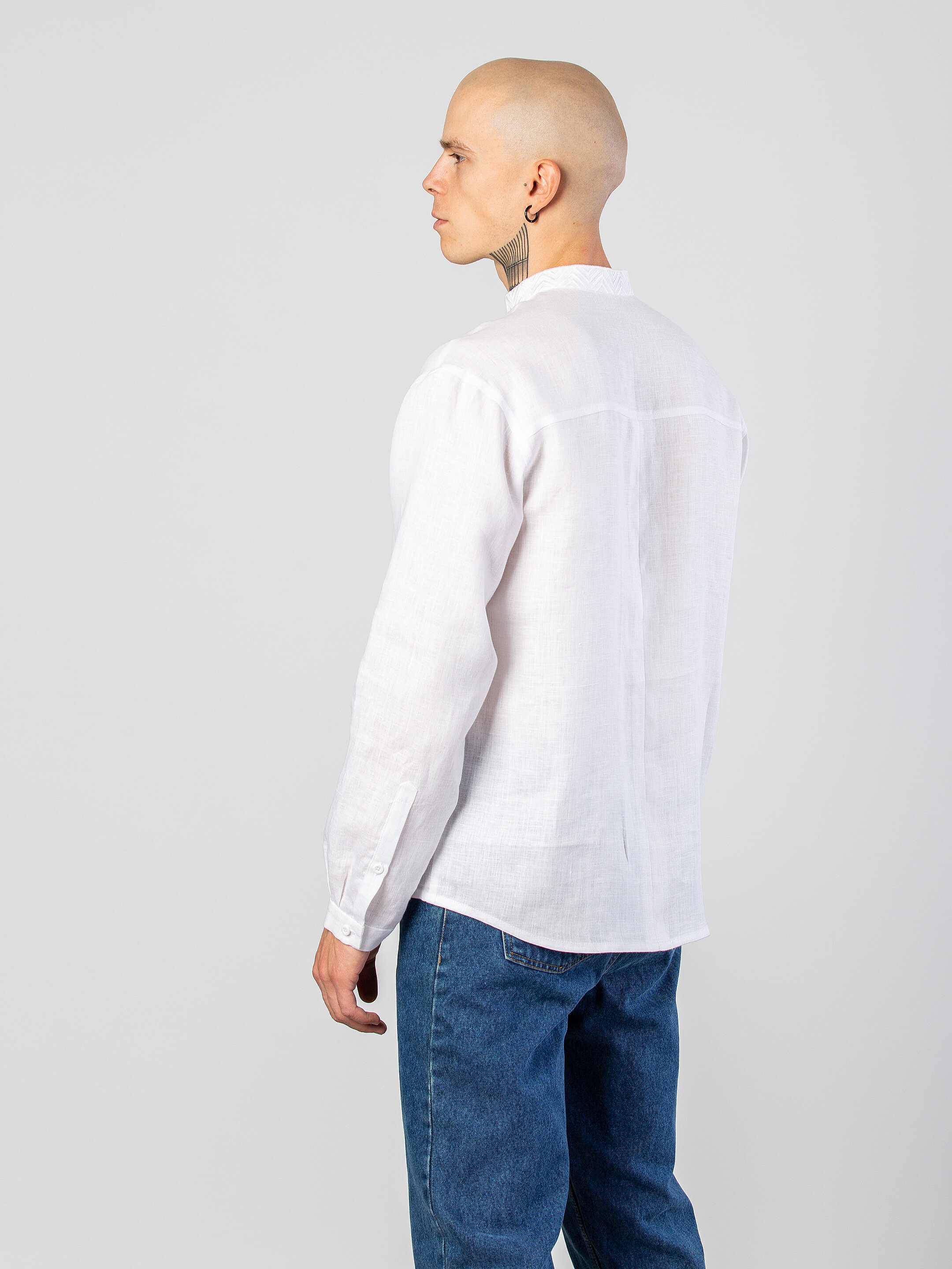 Men's one color white embroidered shirt Apollo photo