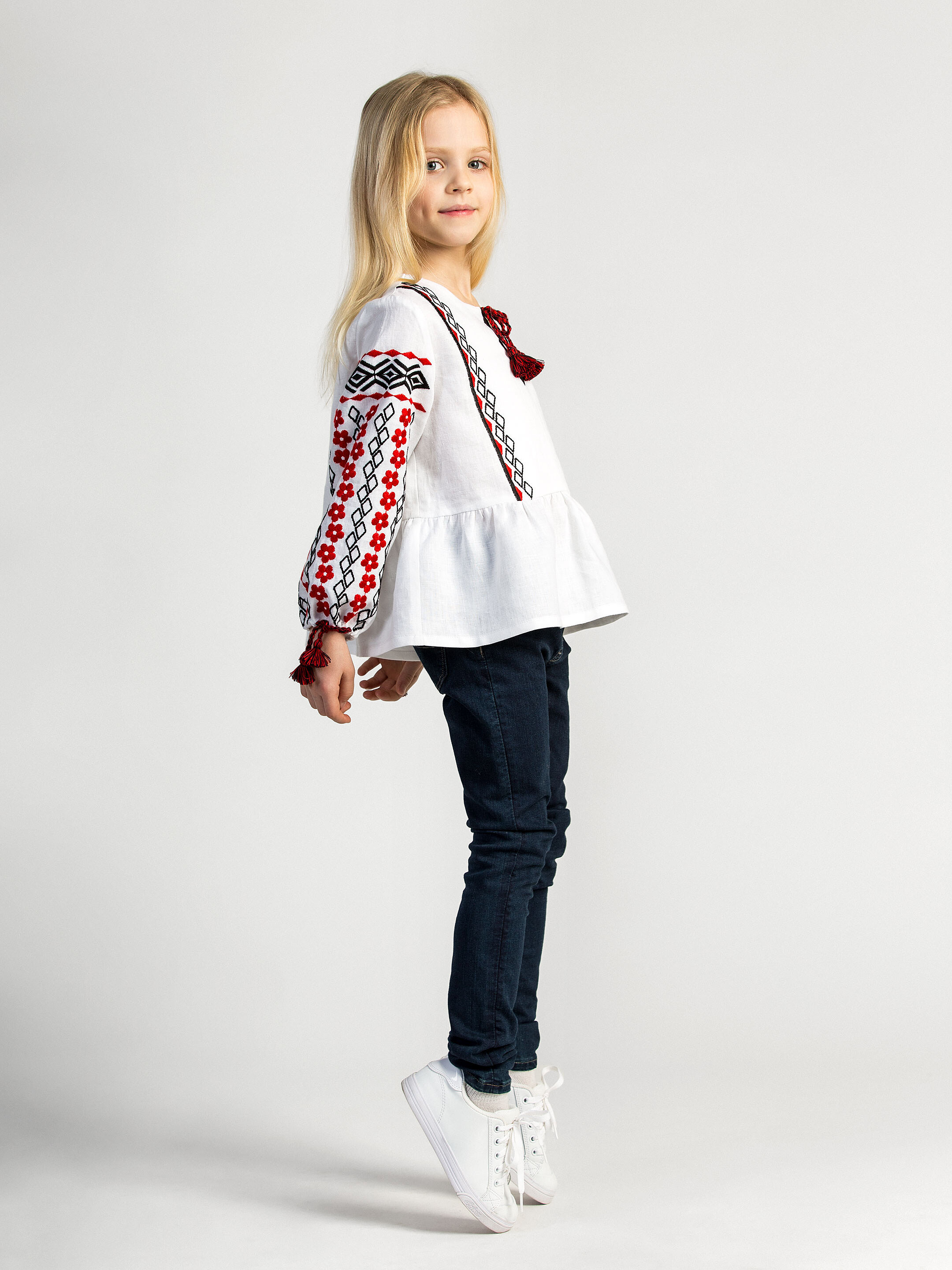 Embroidered shirt for girls White Sakura ціна