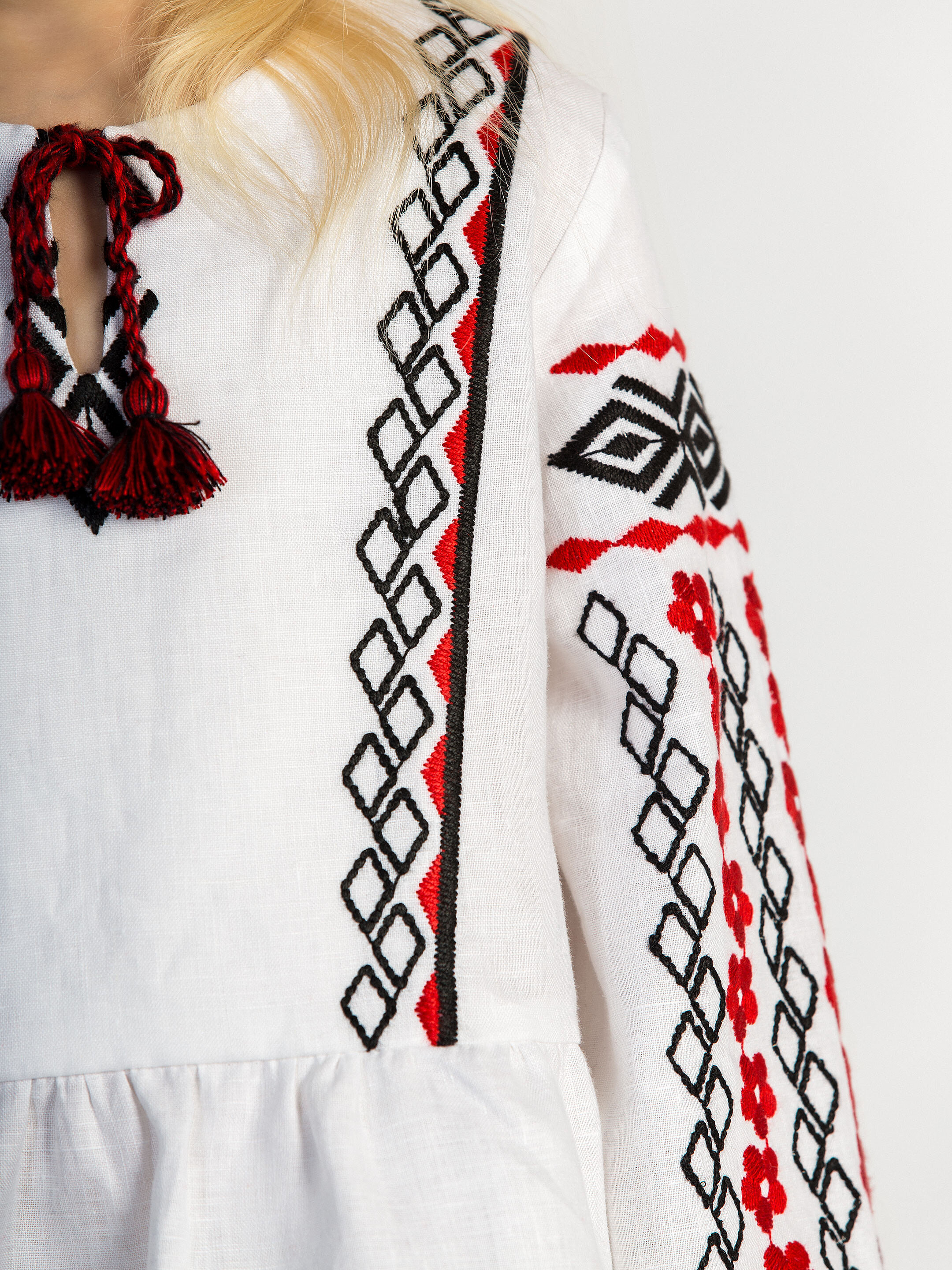 Embroidered shirt for girls White Sakura photo