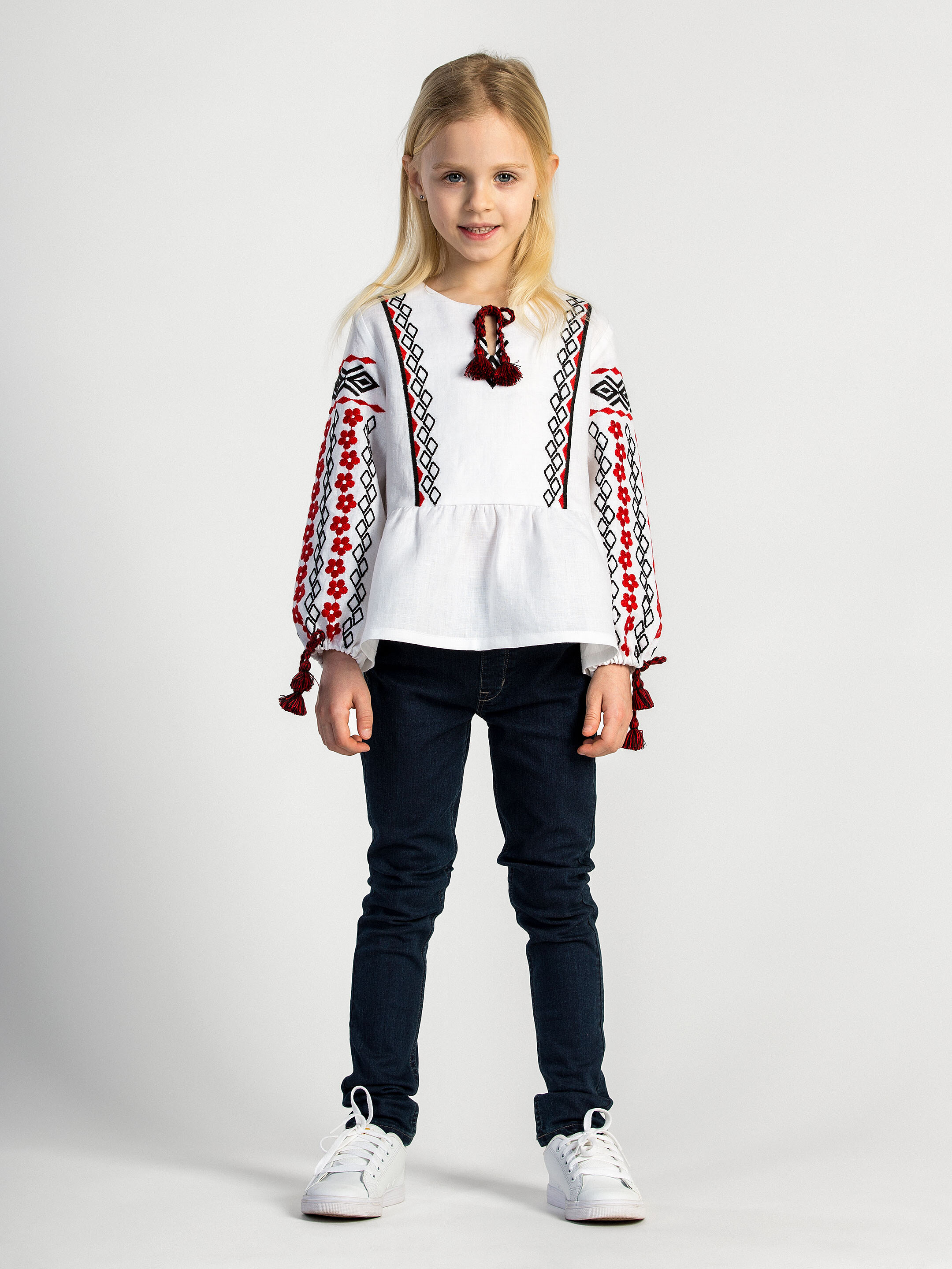 Embroidered shirt for girls White Sakura choose